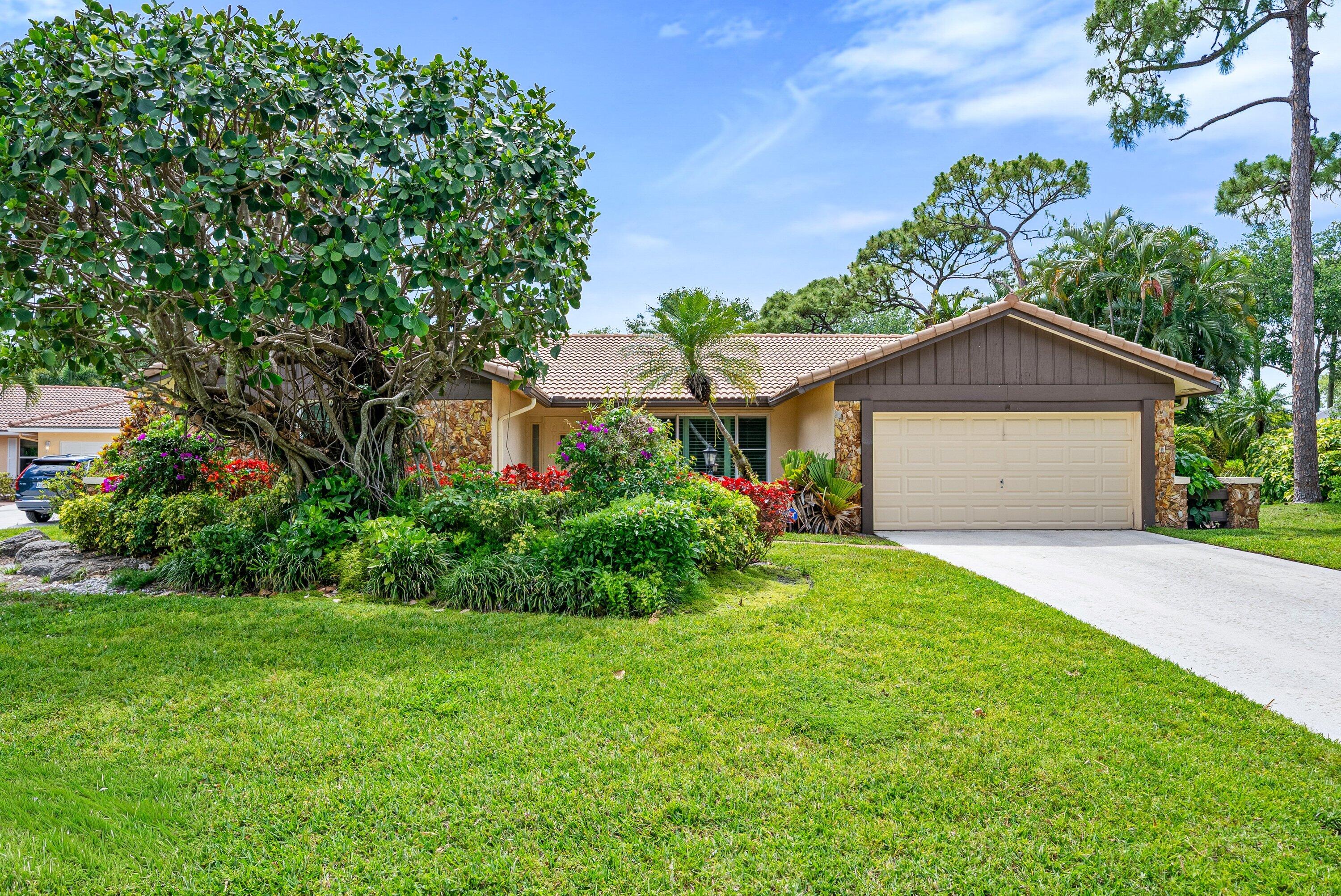 This 4 bedroom 2 bath is a great opportunity in desirable central Boca Raton.  Oversized 1/3 acre lot offers a private back yard with screened in pool.  Open floor plan has living room with vaulted ceilings that is adjacent to formal dining room. Gourmet kitchen boasts granite counters and eat at bar separating family room with built-in's that overlook pool area.  Timbercreek community has a park with playground, basketball, jogging etc.  In the heart of the best schools and Town Center Mall. Call Eileen anytime for showings