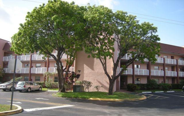 SUNRISE LAKES PHASE IV - Residential
