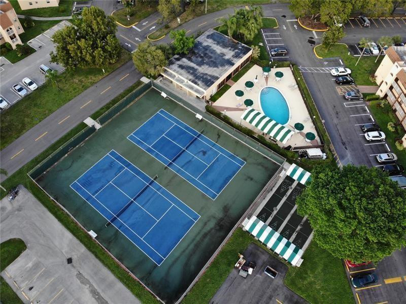 SUNRISE LAKES PHASE IV - Residential