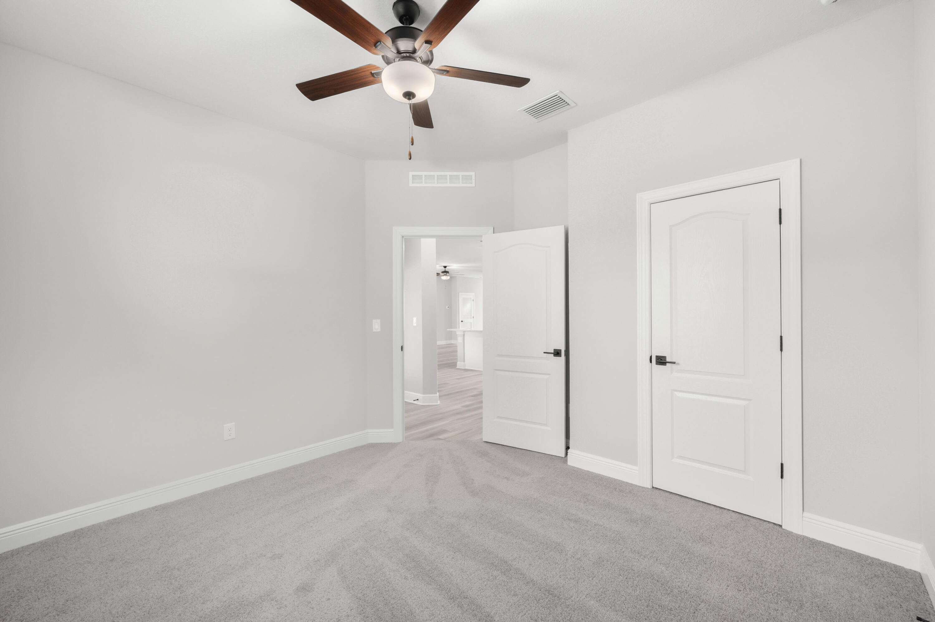 VERO LAKE ESTATES UNIT Q - Residential