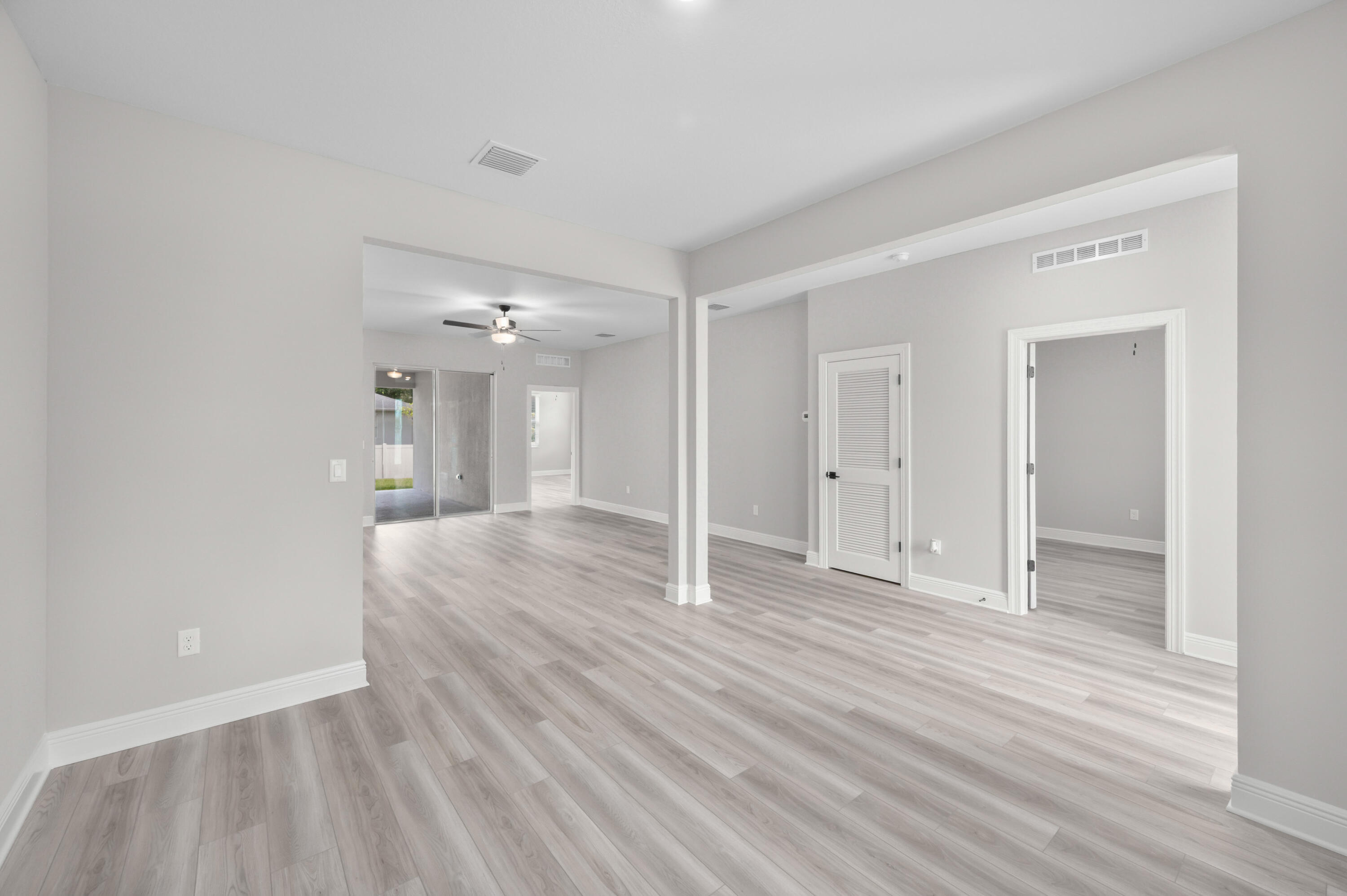 VERO LAKE ESTATES UNIT Q - Residential