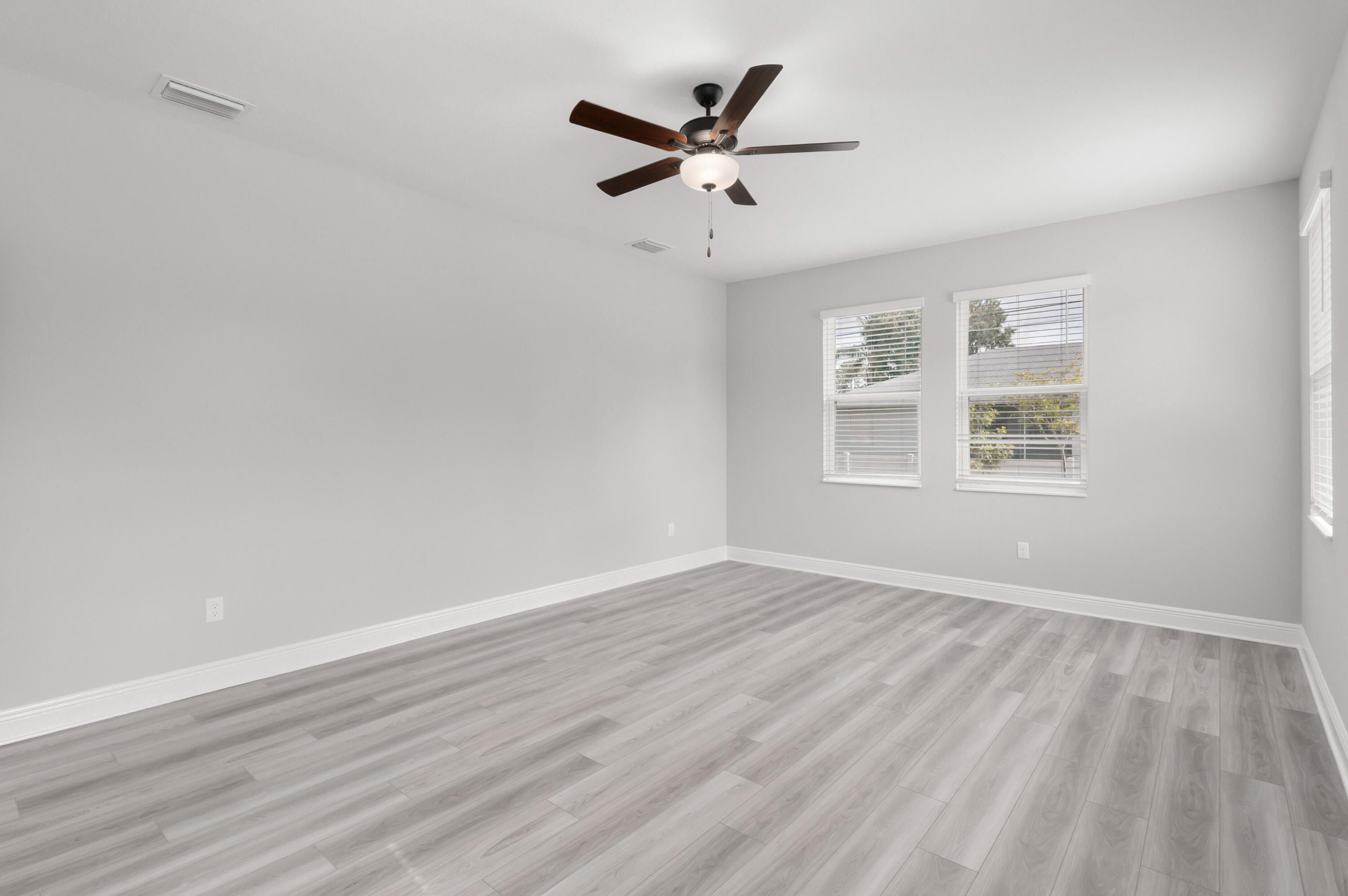 VERO LAKE ESTATES UNIT Q - Residential
