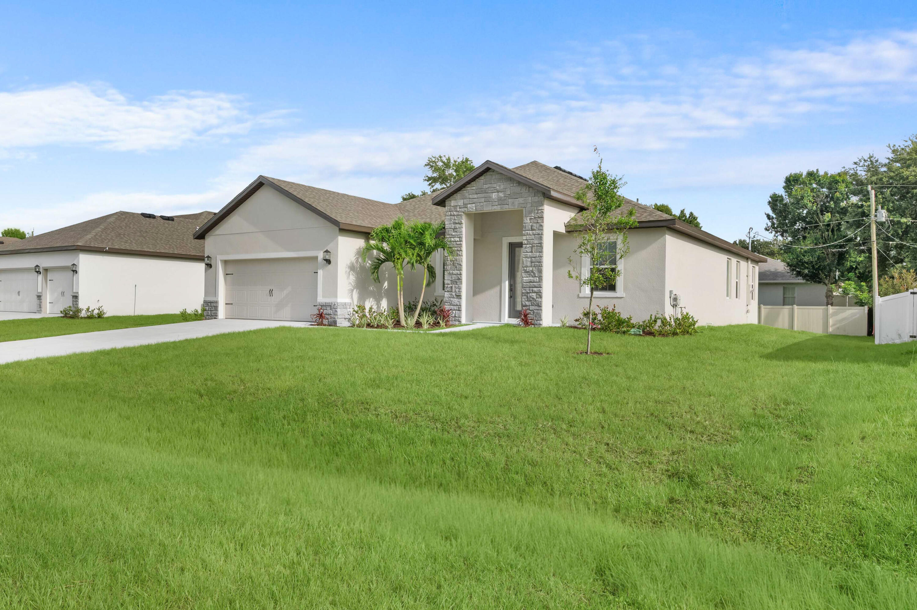 VERO LAKE ESTATES UNIT Q - Residential