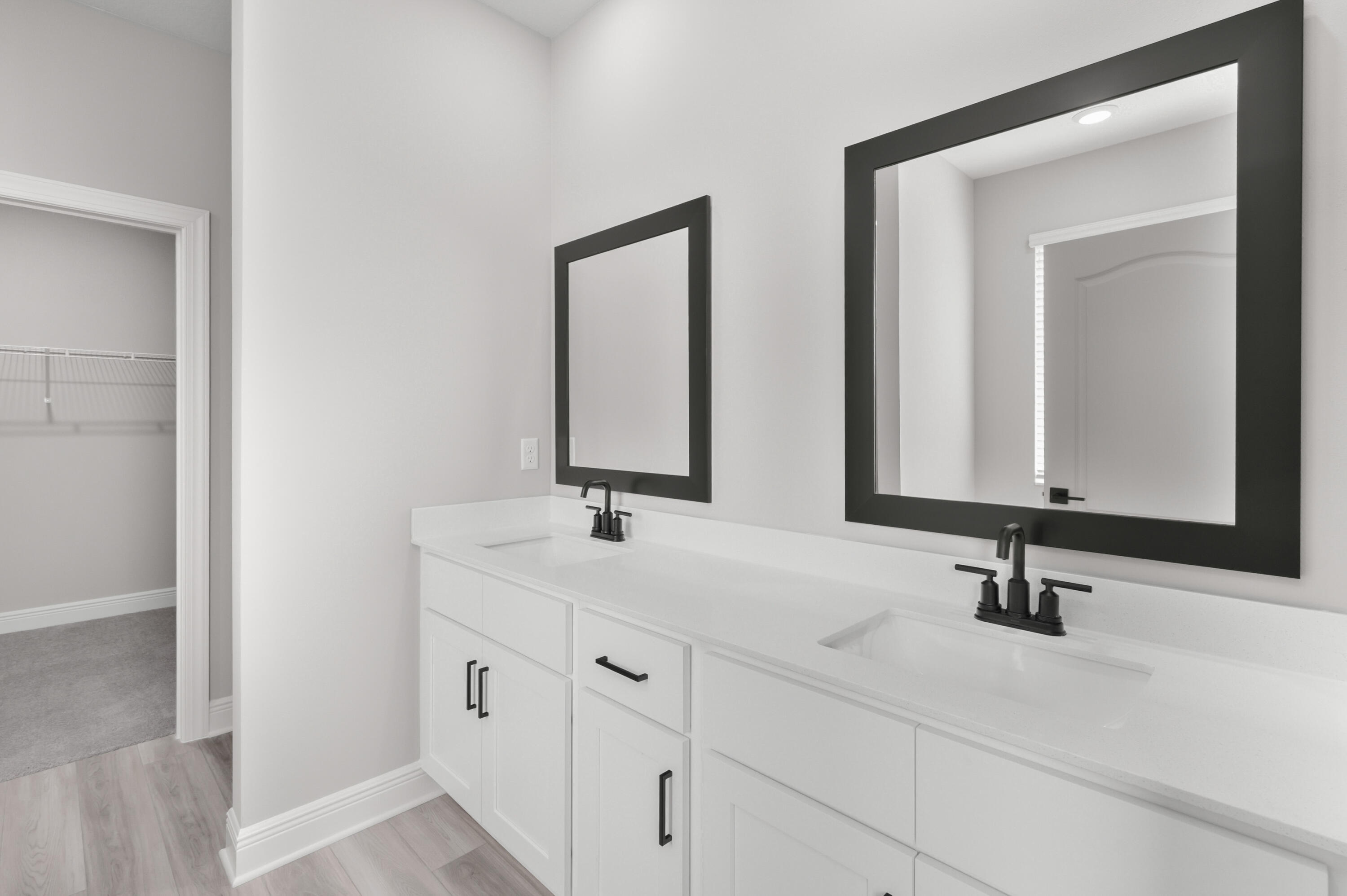 VERO LAKE ESTATES UNIT Q - Residential