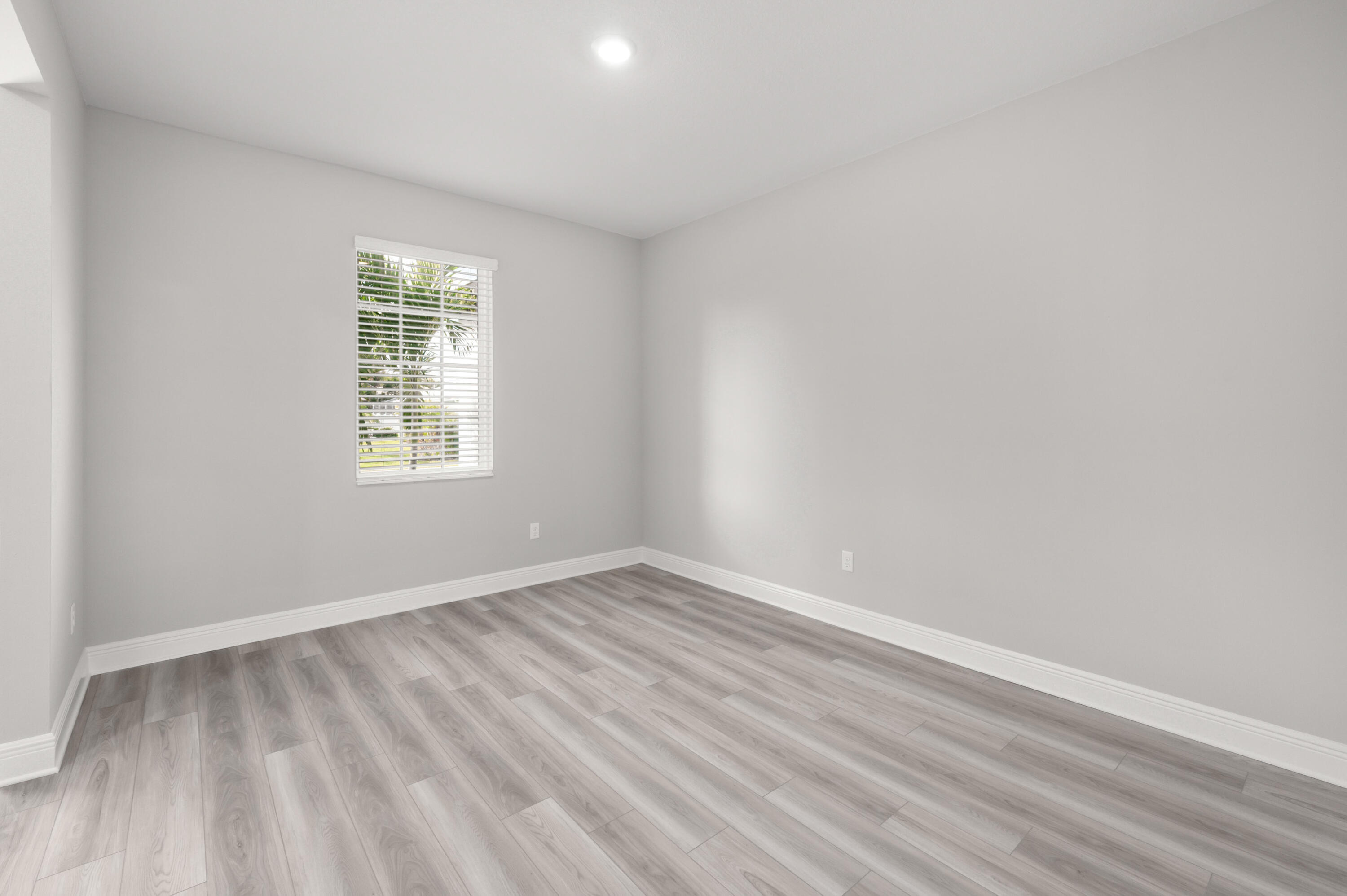 VERO LAKE ESTATES UNIT Q - Residential