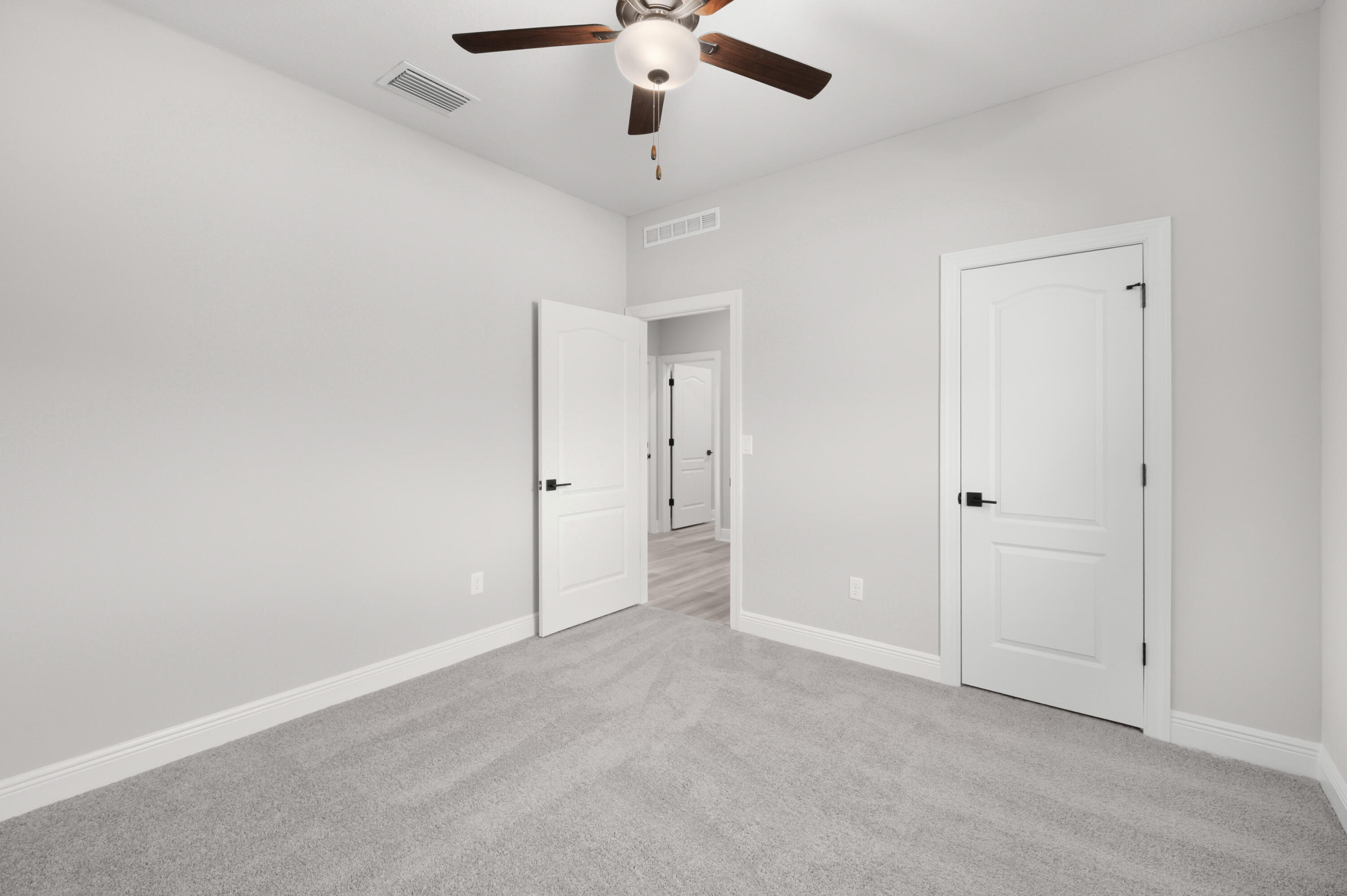 VERO LAKE ESTATES UNIT Q - Residential