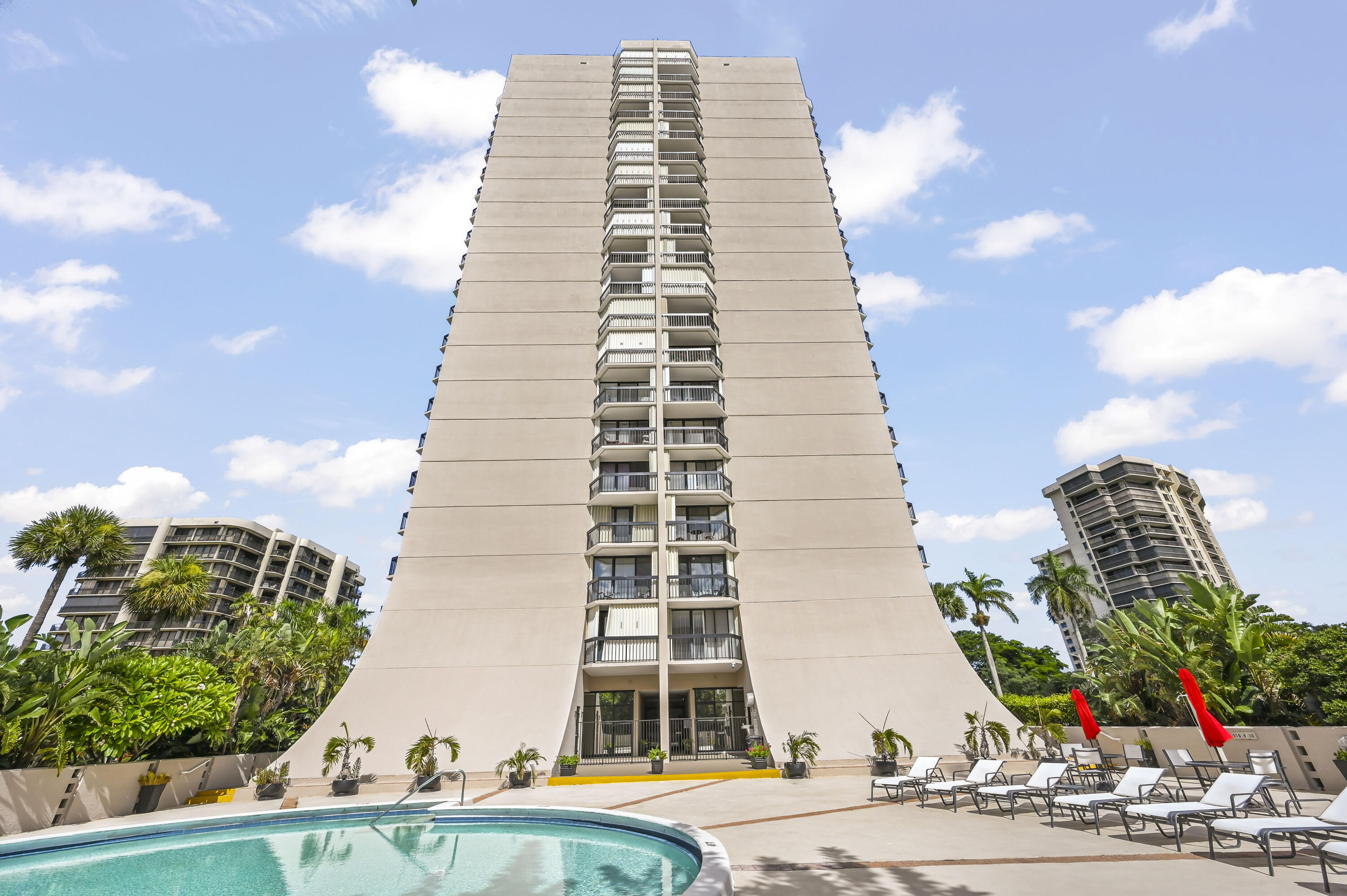 LANDS OF THE PRESIDENT CONDO 7 - Residential