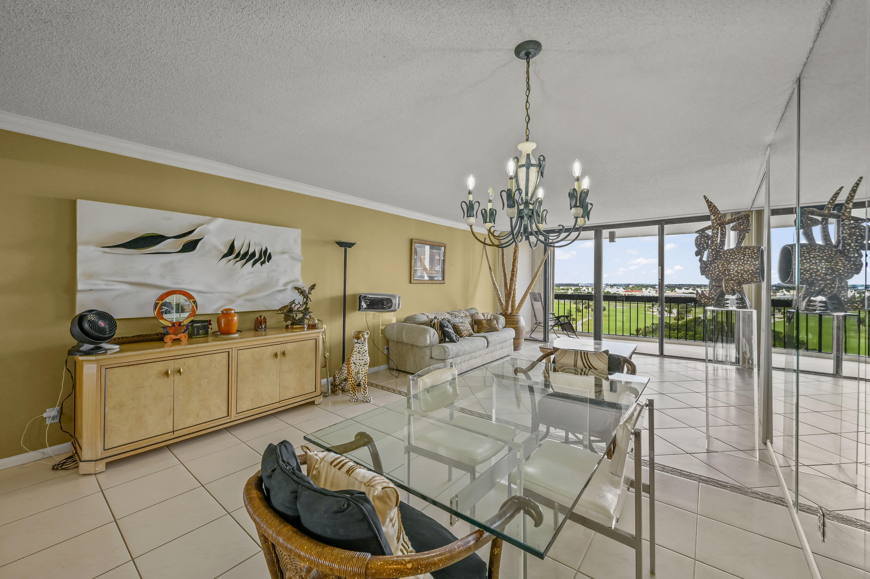 LANDS OF THE PRESIDENT CONDO 7 - Residential