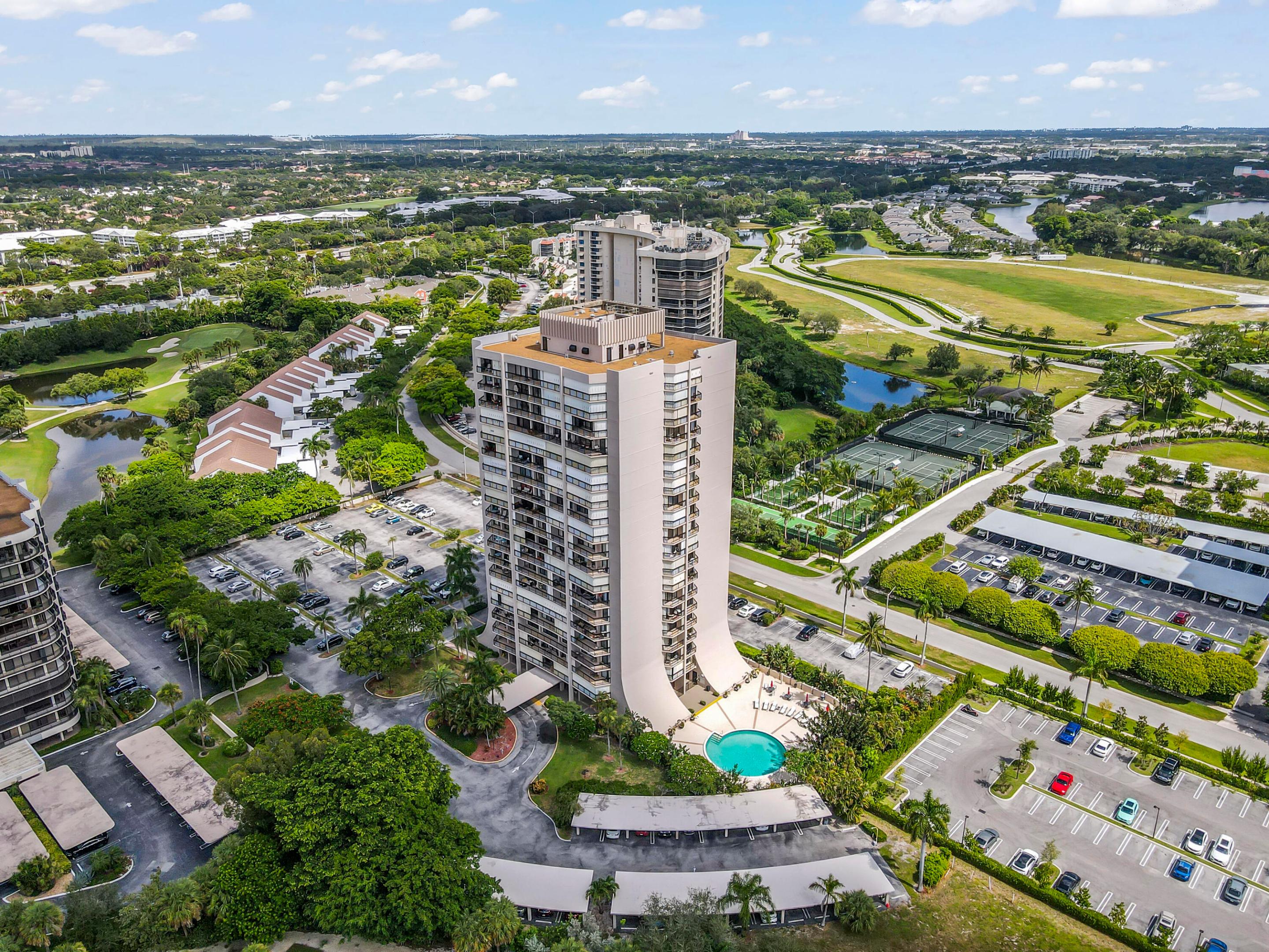 LANDS OF THE PRESIDENT CONDO 7 - Residential