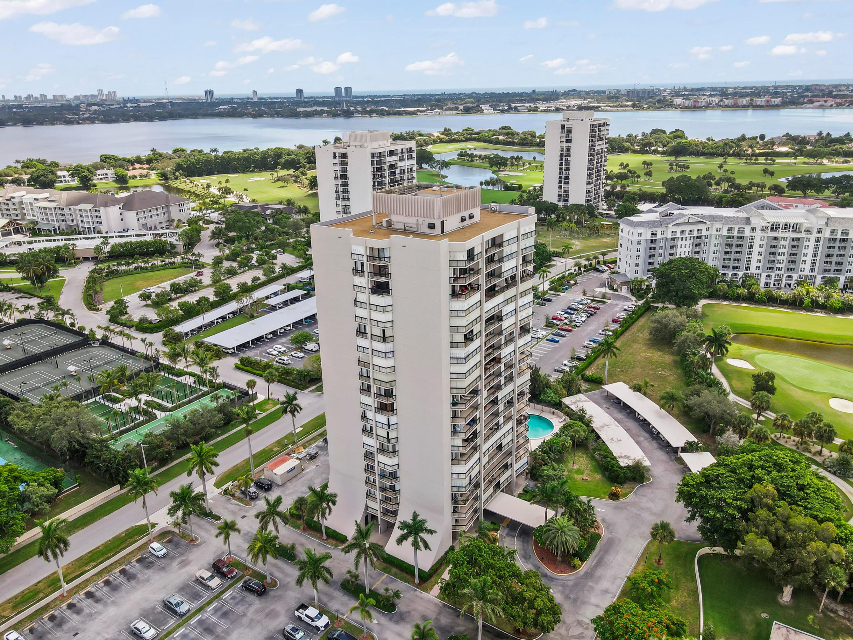 LANDS OF THE PRESIDENT CONDO 7 - Residential