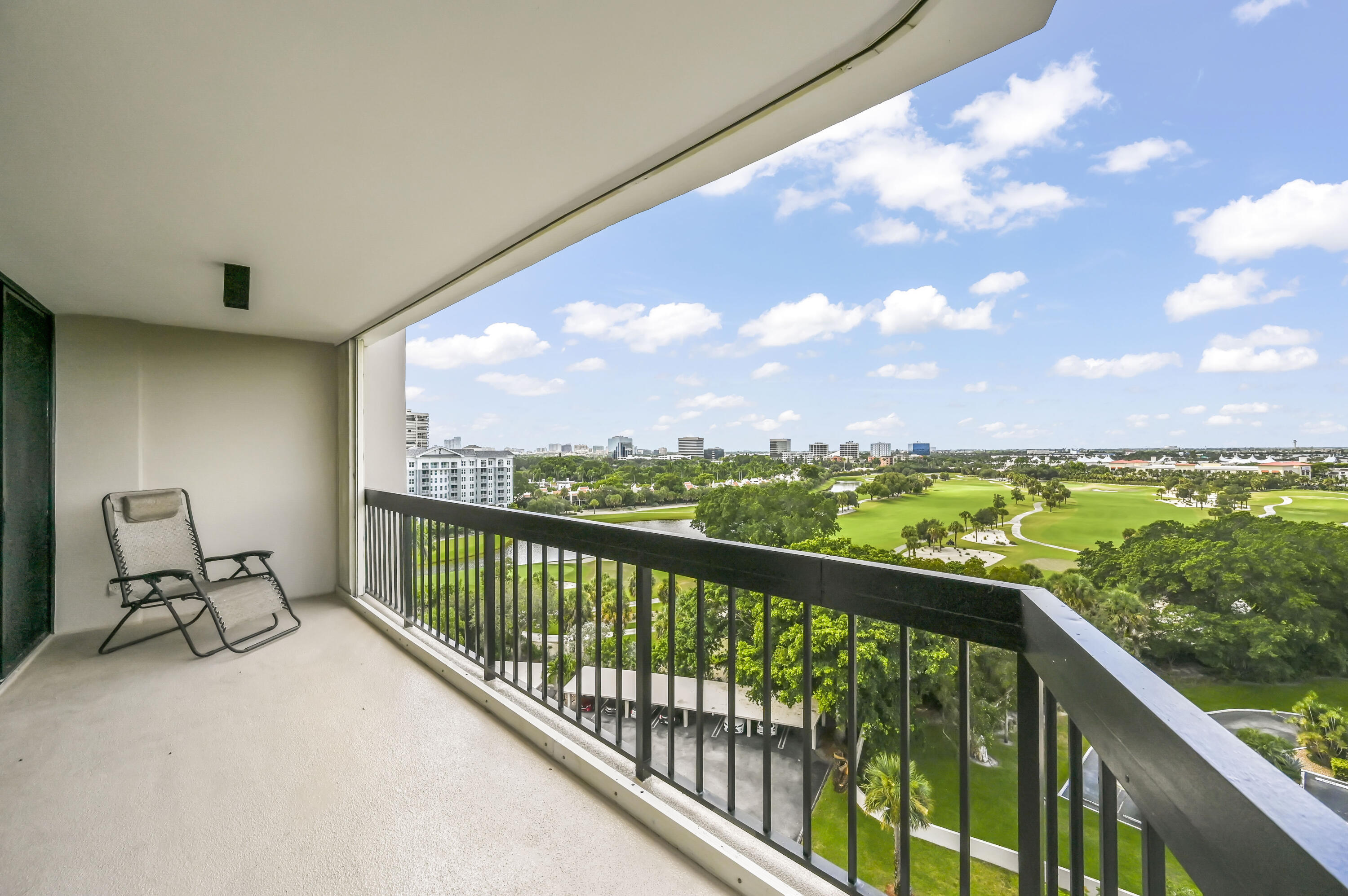 LANDS OF THE PRESIDENT CONDO 7 - Residential