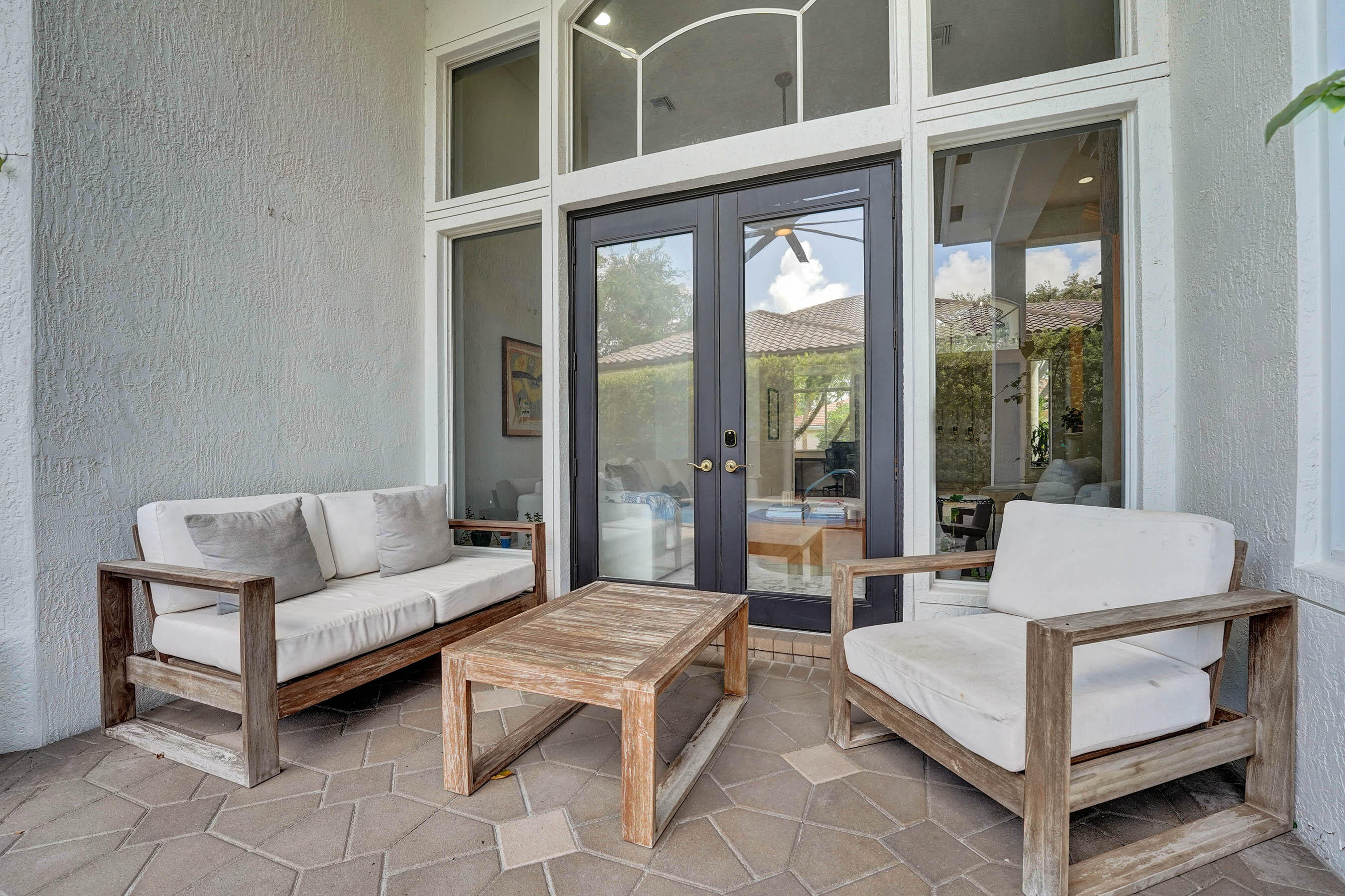 HOLLYWOOD OAKS - Residential