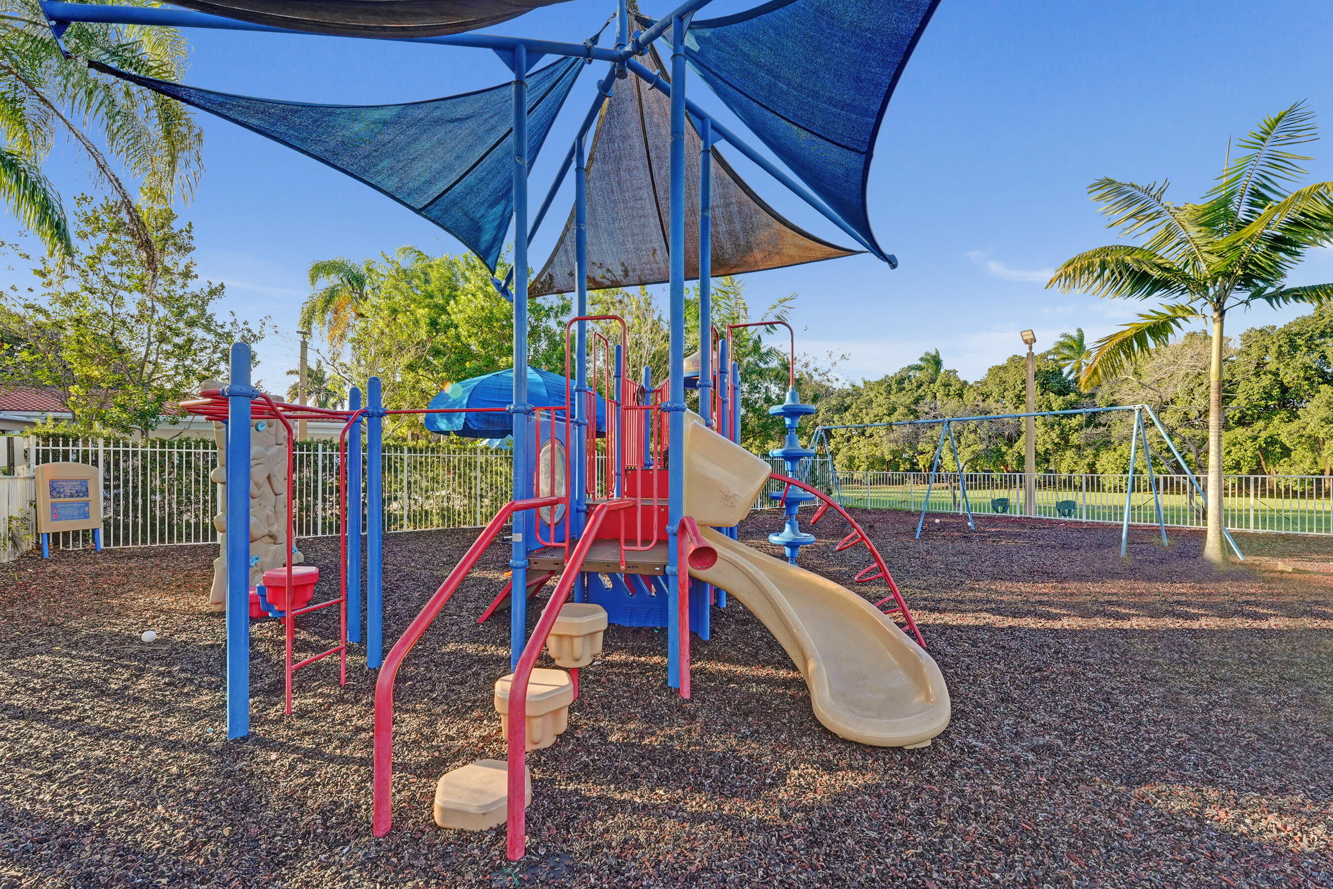 HOLLYWOOD OAKS - Residential