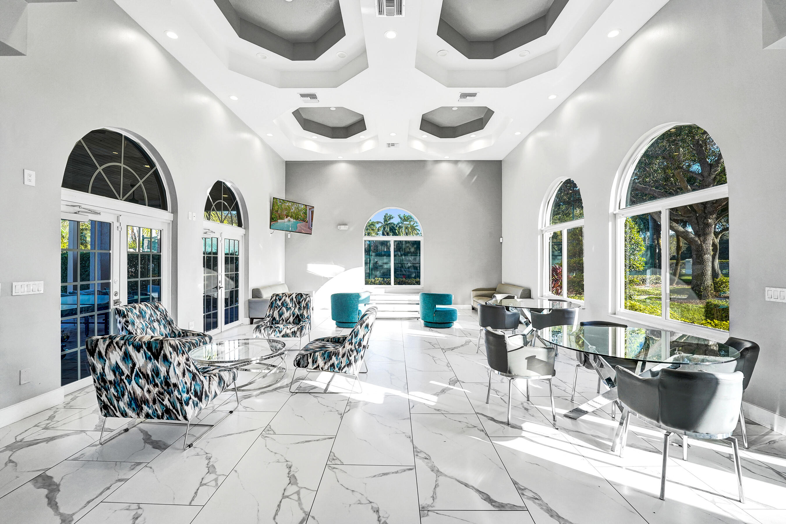 HOLLYWOOD OAKS - Residential