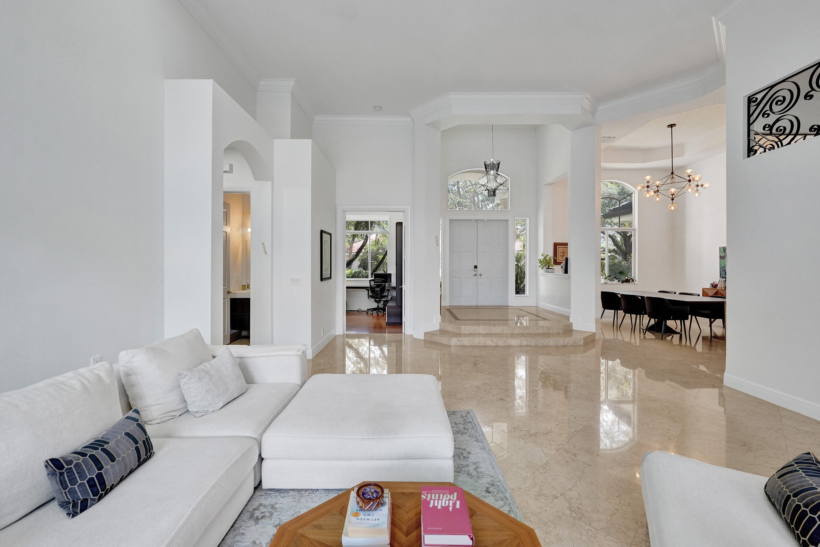 HOLLYWOOD OAKS - Residential