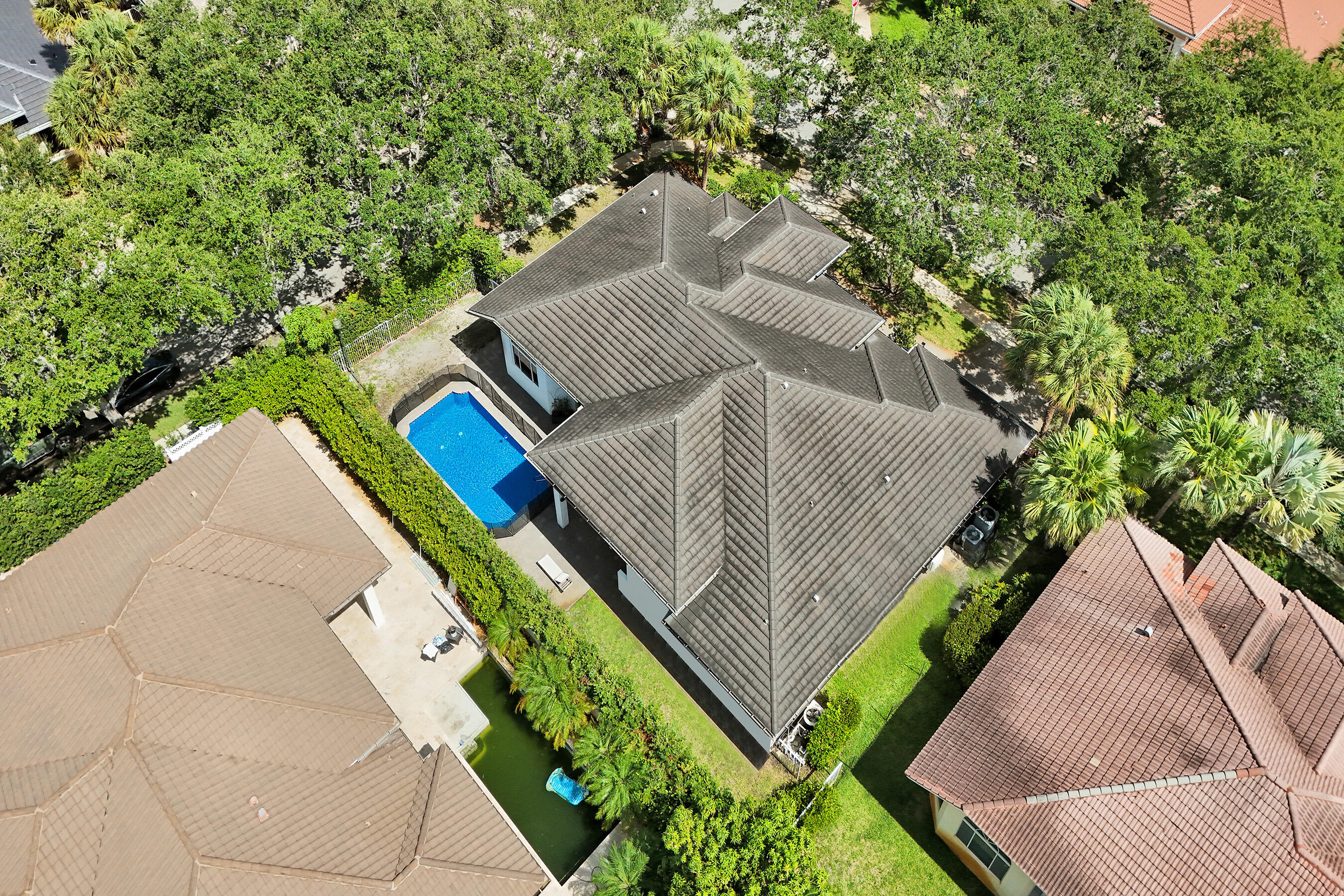 HOLLYWOOD OAKS - Residential