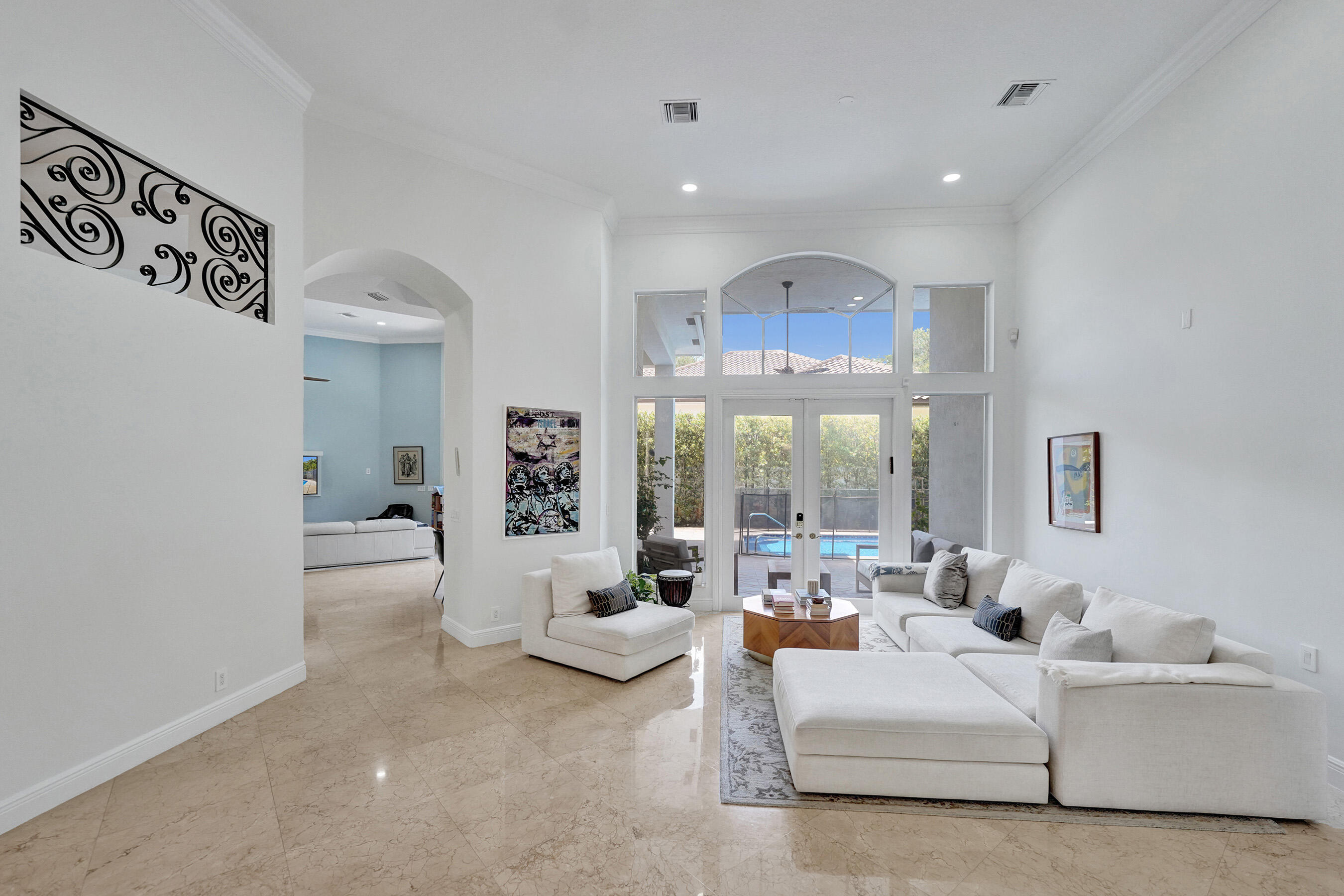 HOLLYWOOD OAKS - Residential
