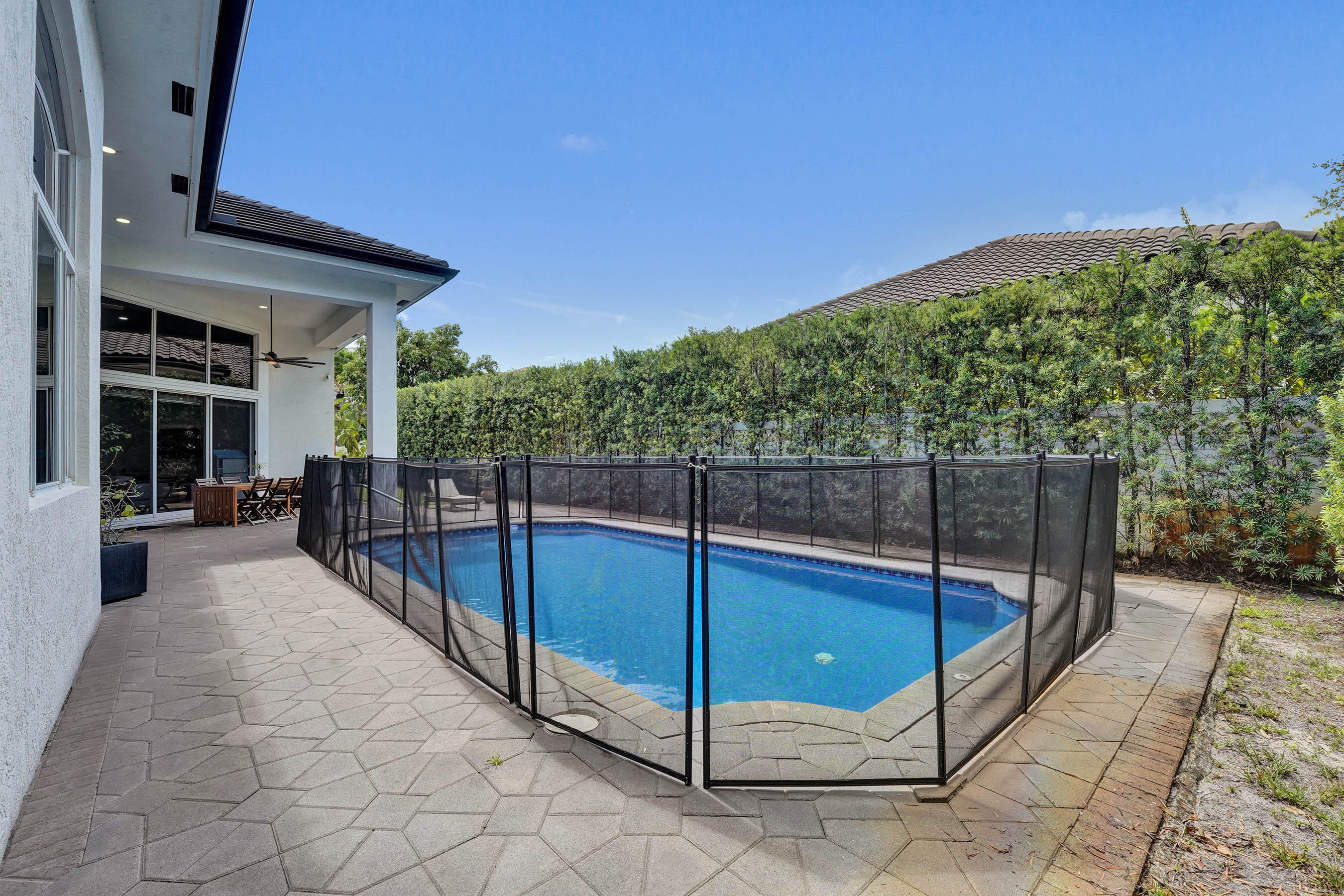 HOLLYWOOD OAKS - Residential