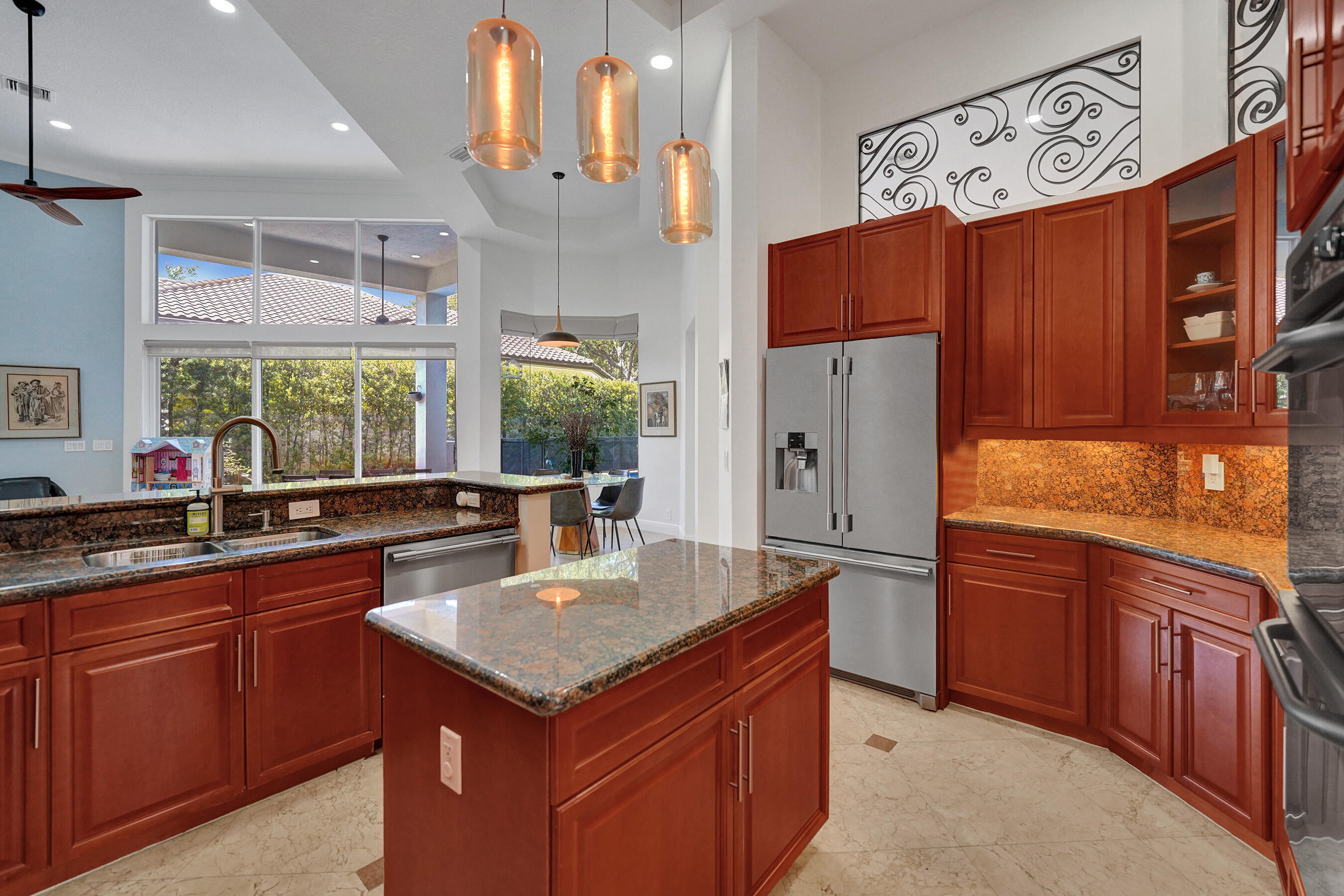 HOLLYWOOD OAKS - Residential