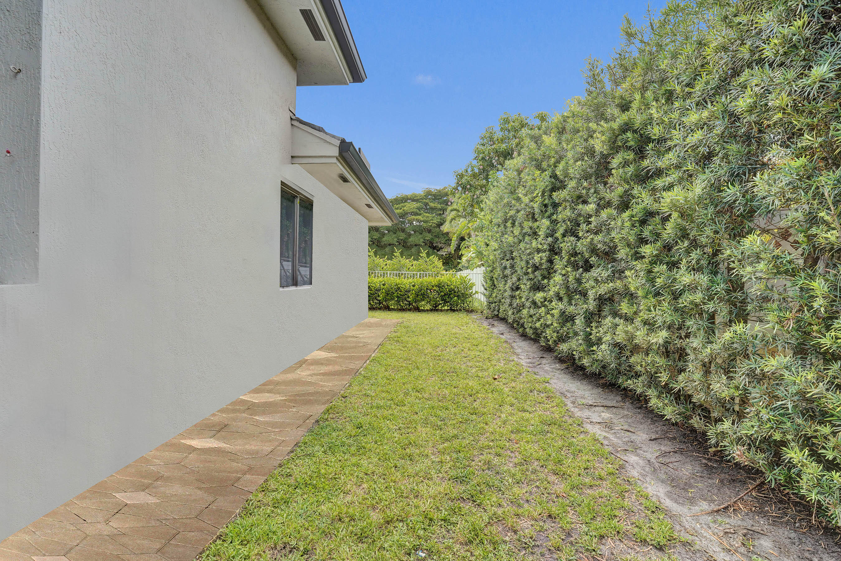 HOLLYWOOD OAKS - Residential