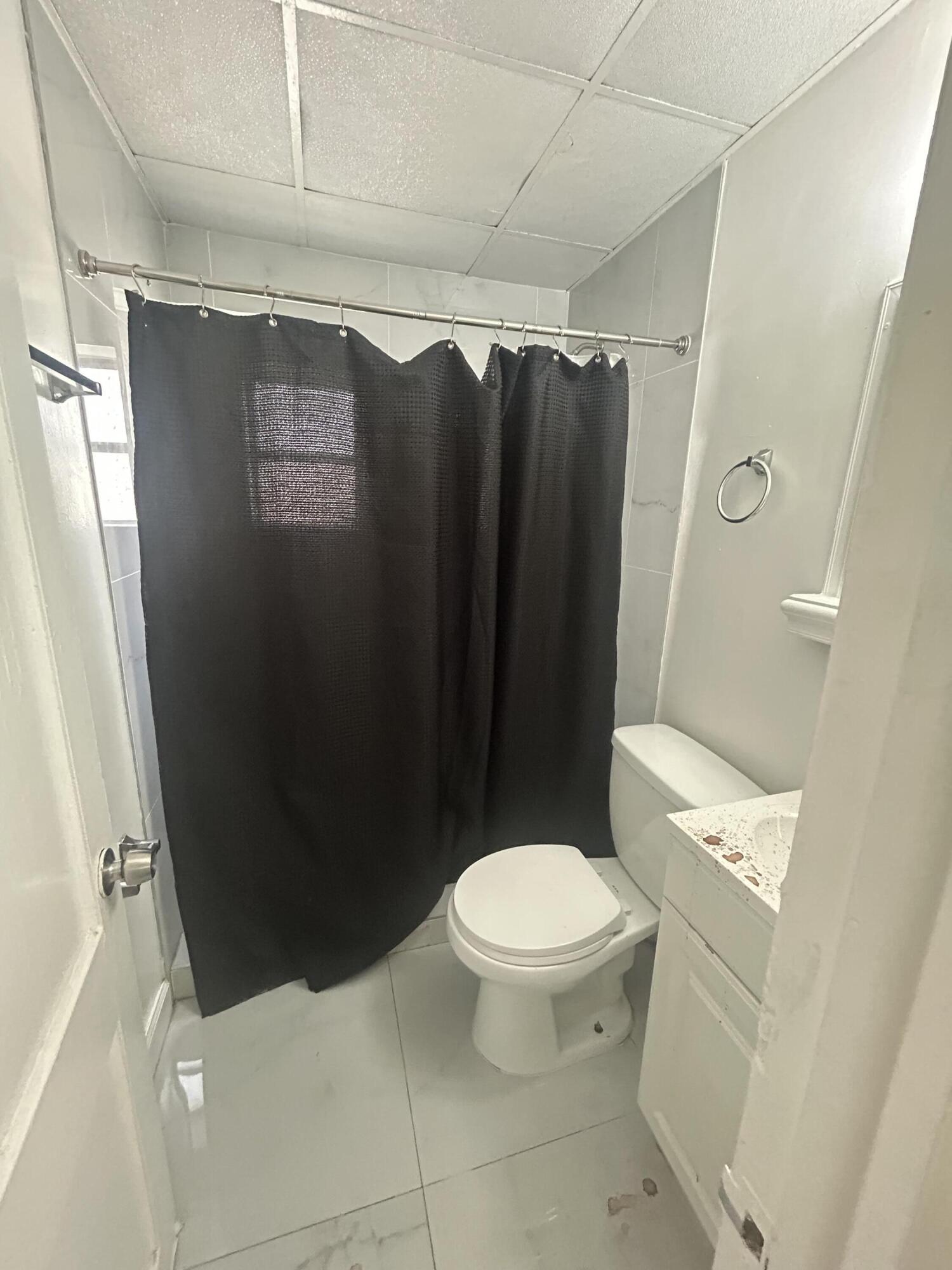NORTH HOLLYWOOD - Residential Lease