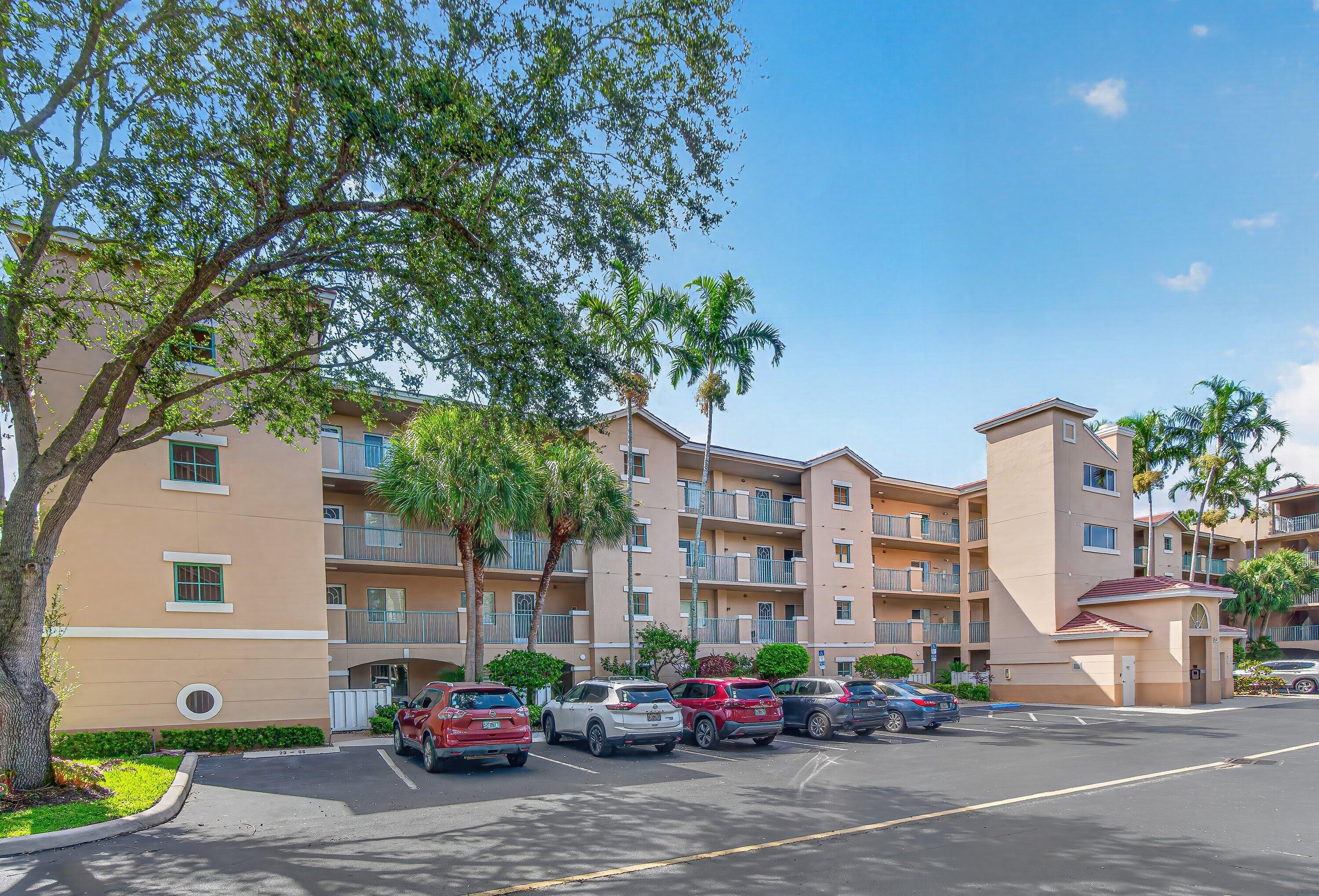 CORAL LAKES - Residential