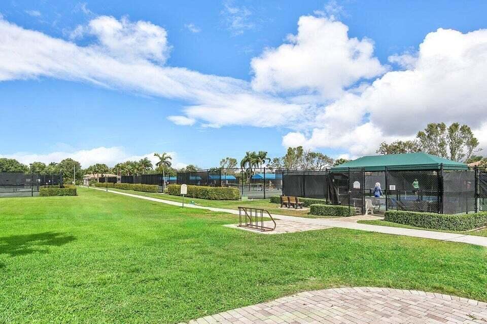 CORAL LAKES - Residential