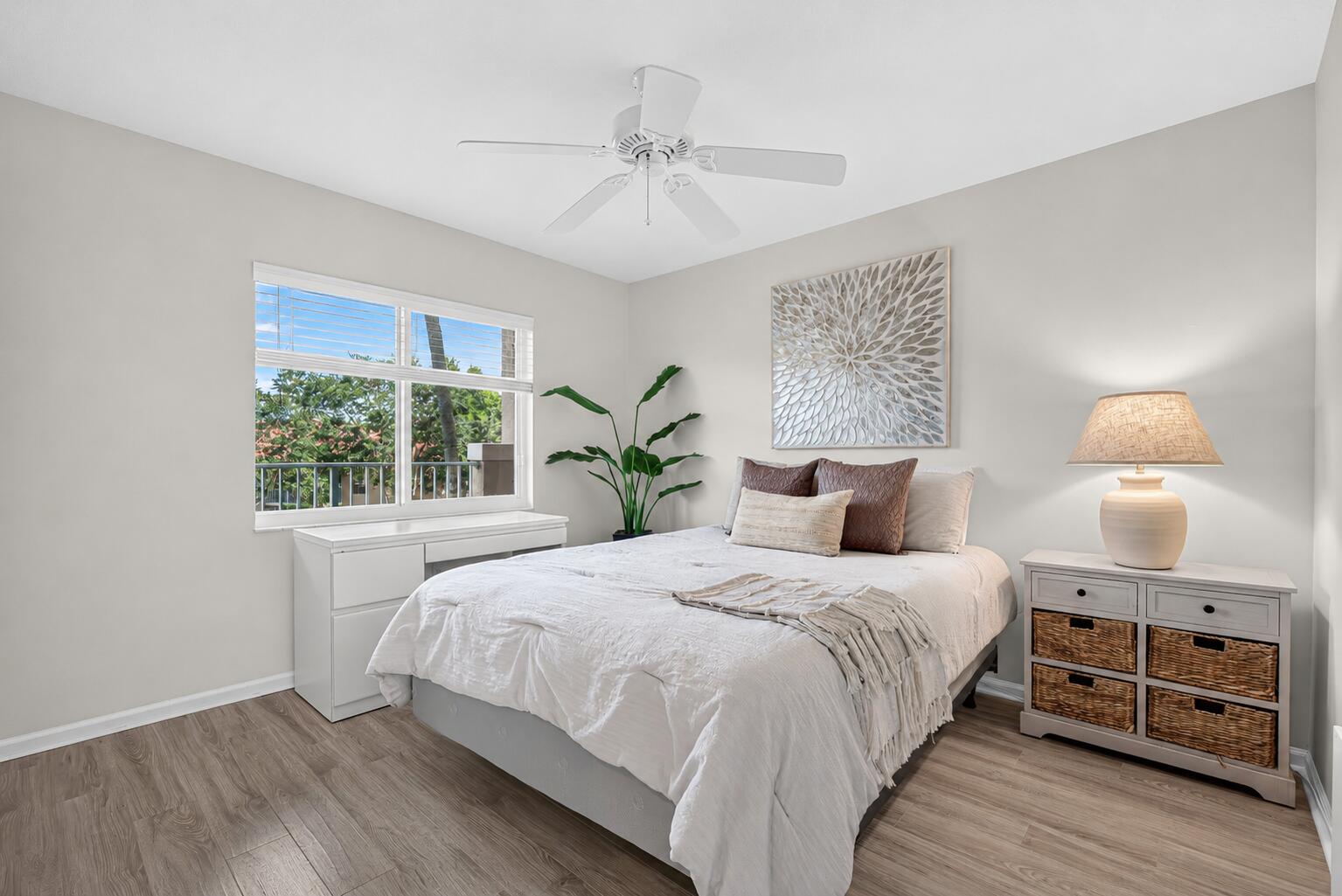 CORAL LAKES - Residential
