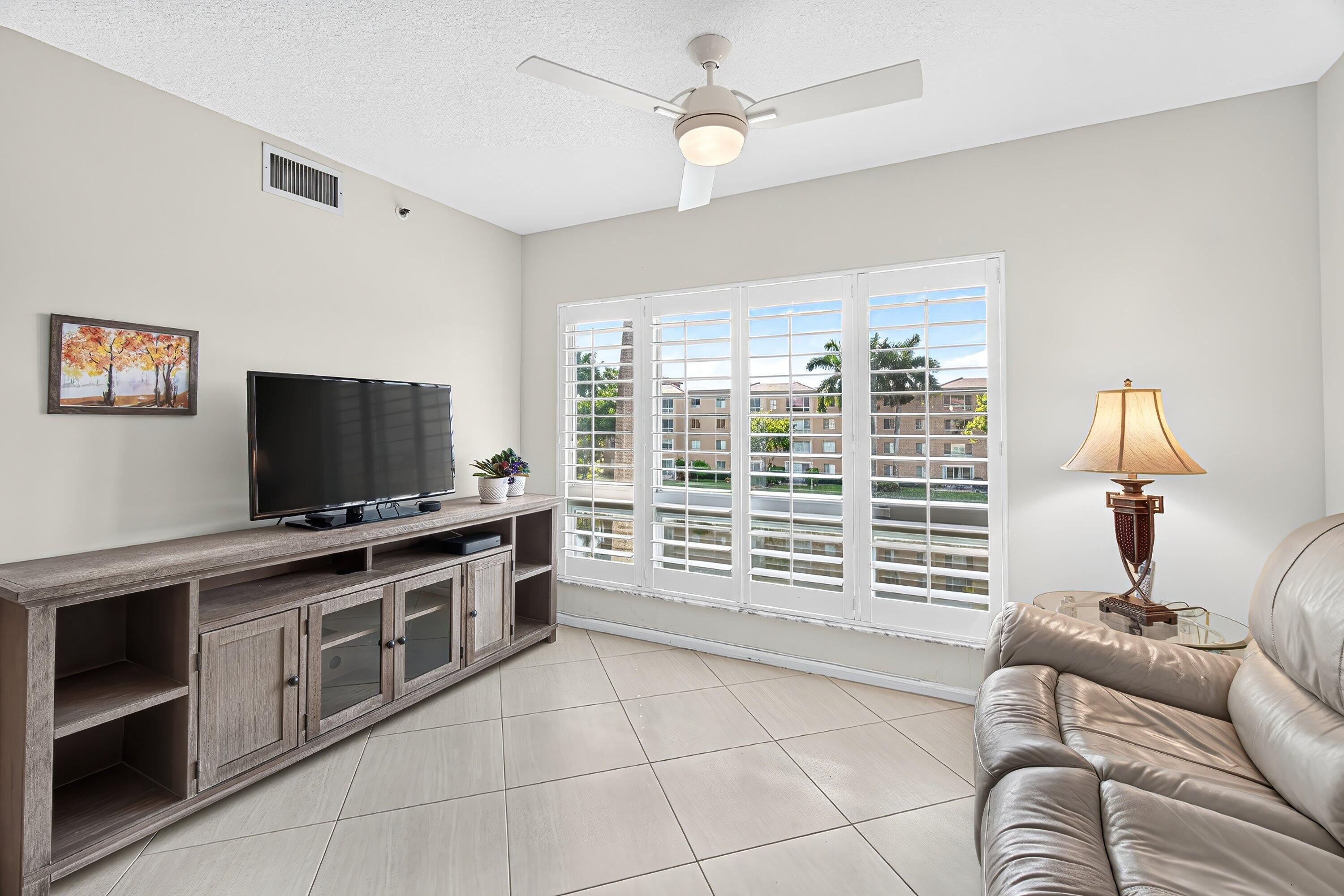 CORAL LAKES - Residential