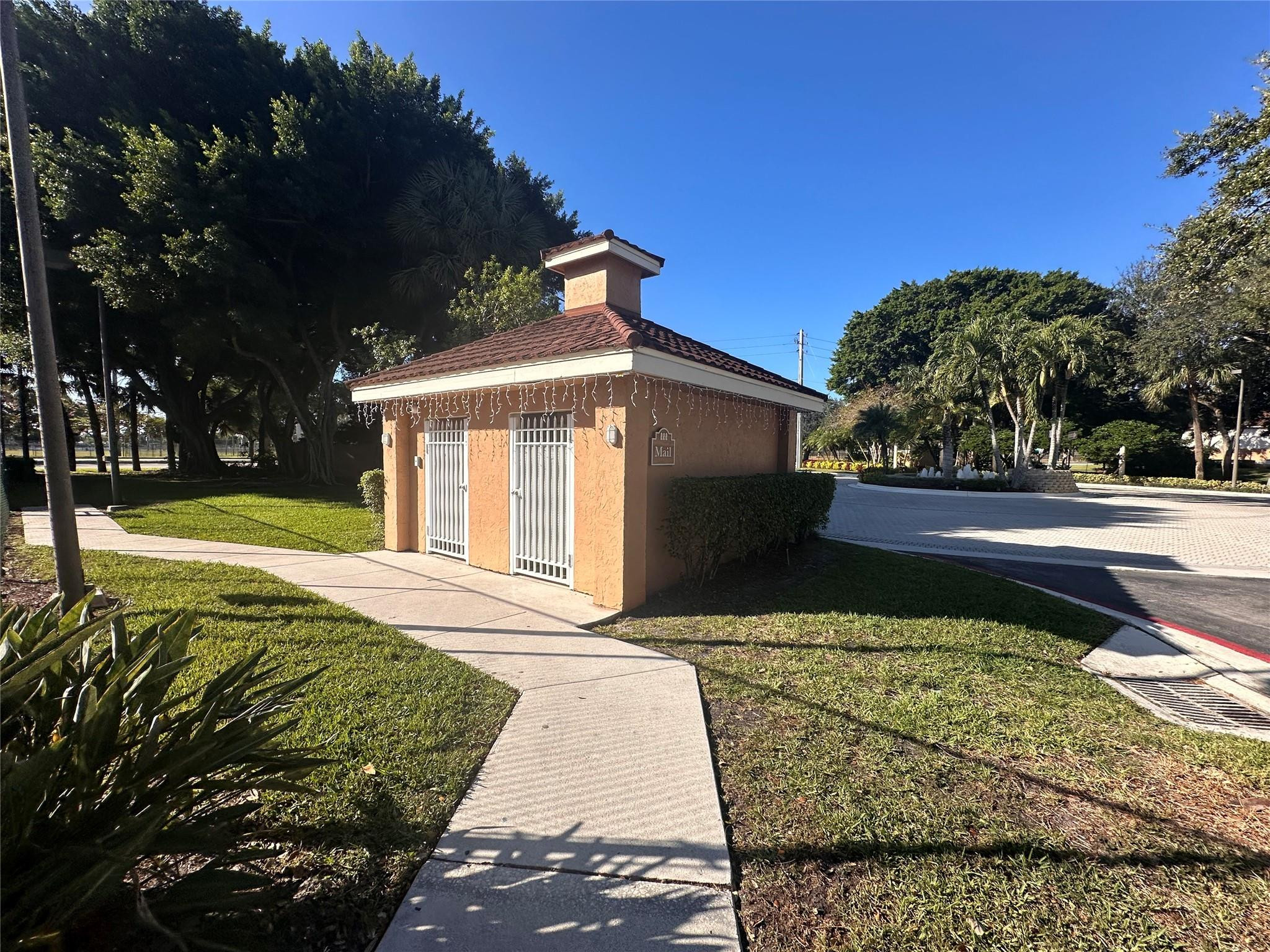 THE COLONNADES - Residential