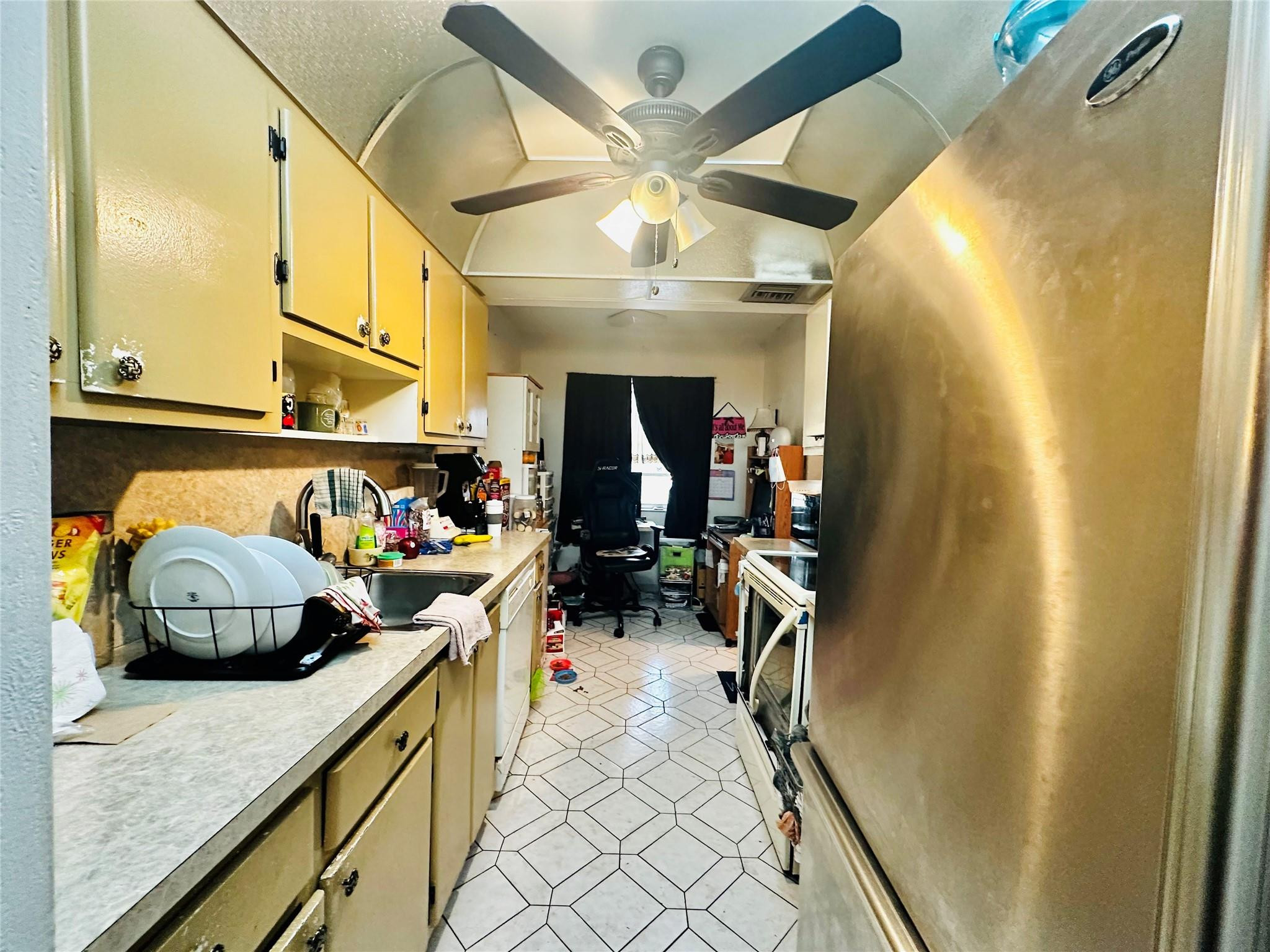 CYPRESS CHASE CONDO NO. 5 - Residential