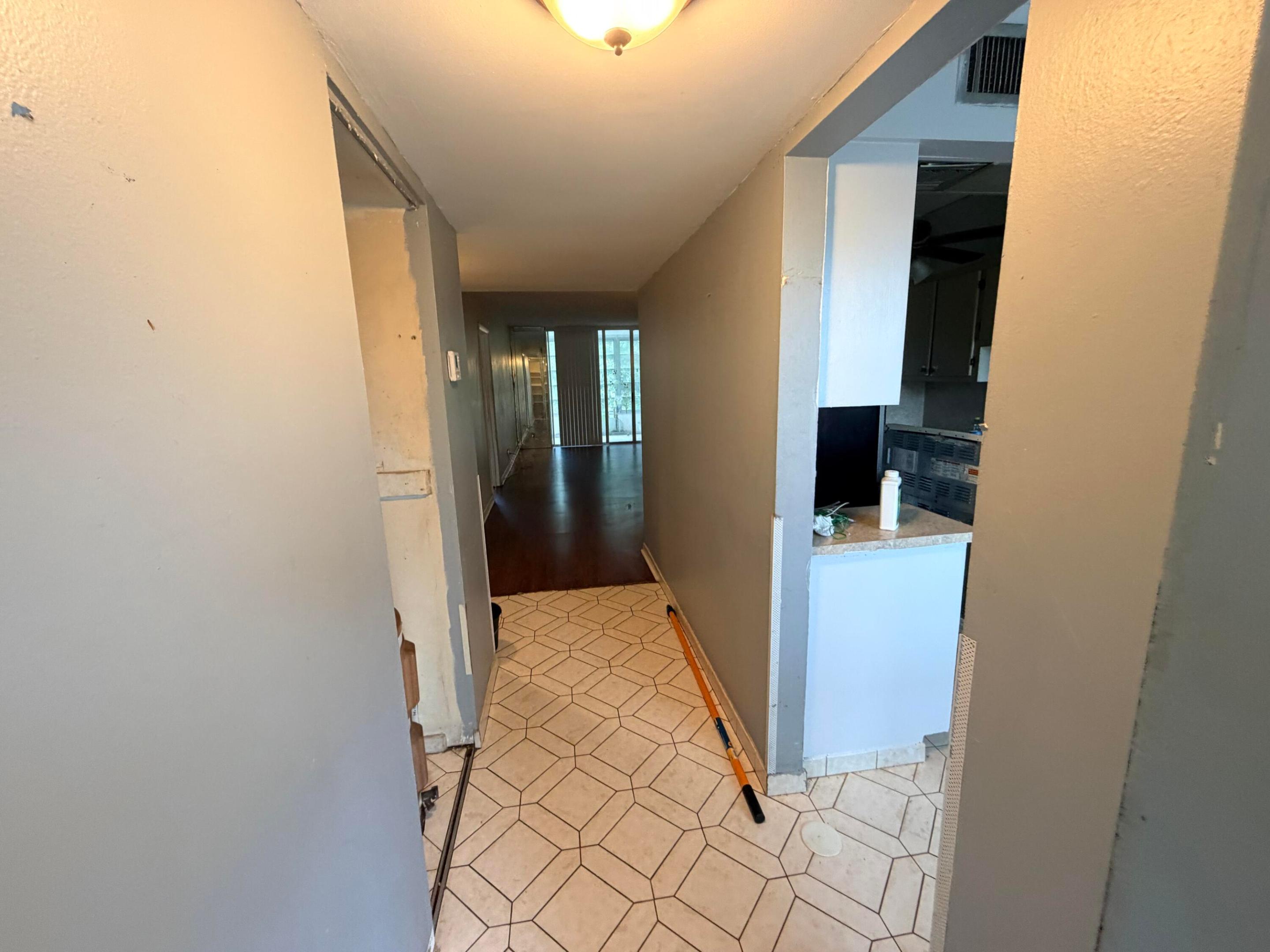 CYPRESS CHASE CONDO NO. 5 - Residential