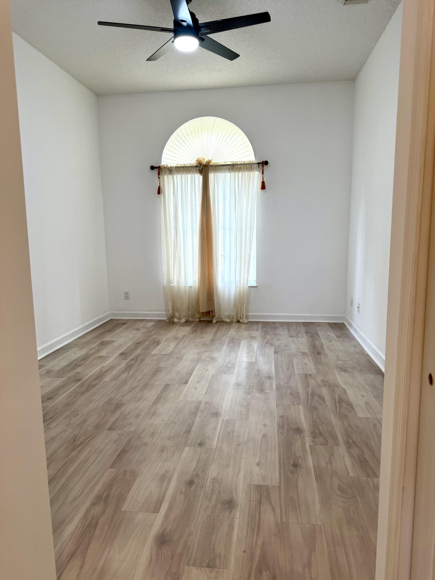 LAKE CHARLES PHASE 2B-1 - Residential Lease