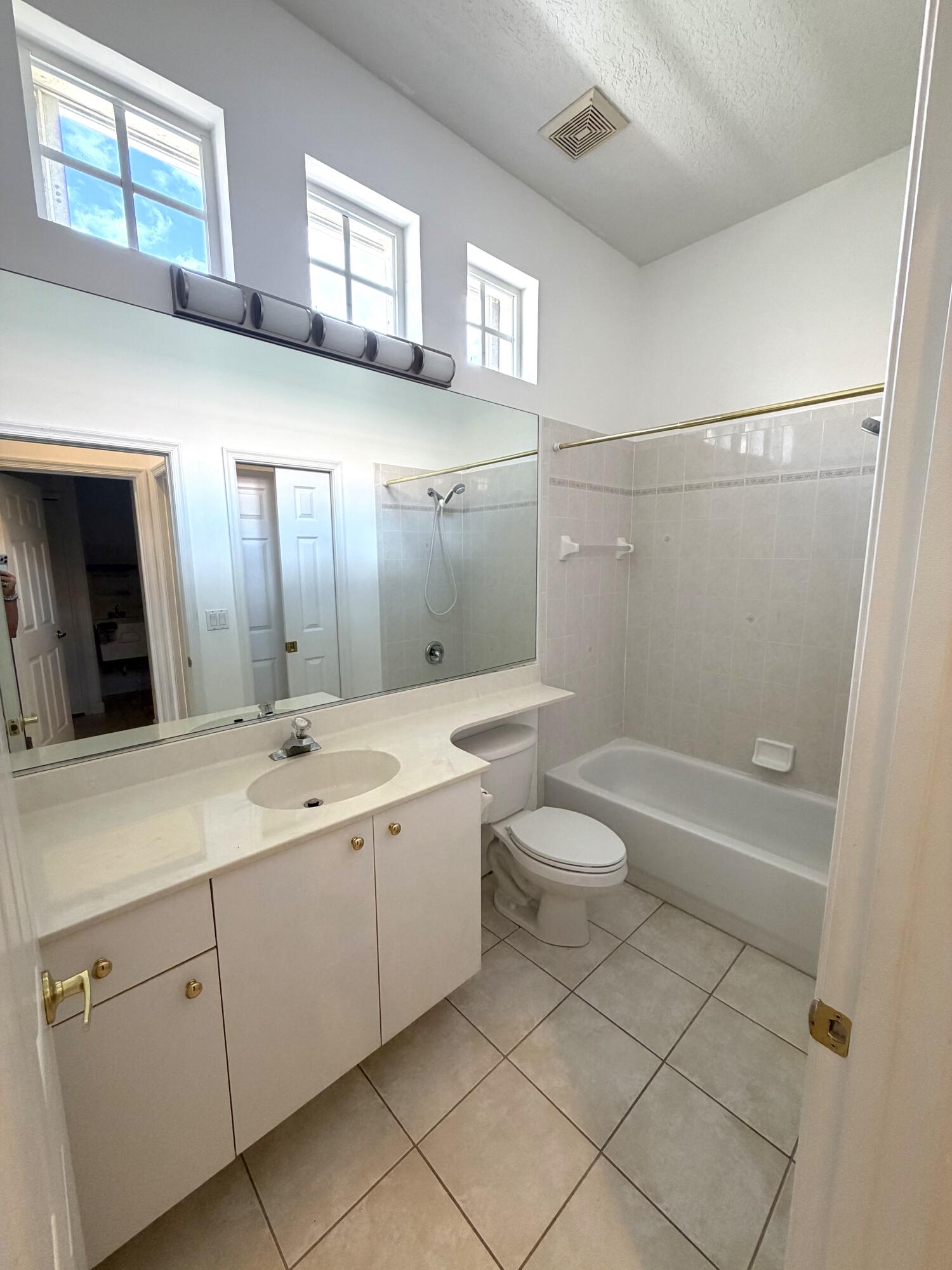 LAKE CHARLES PHASE 2B-1 - Residential Lease