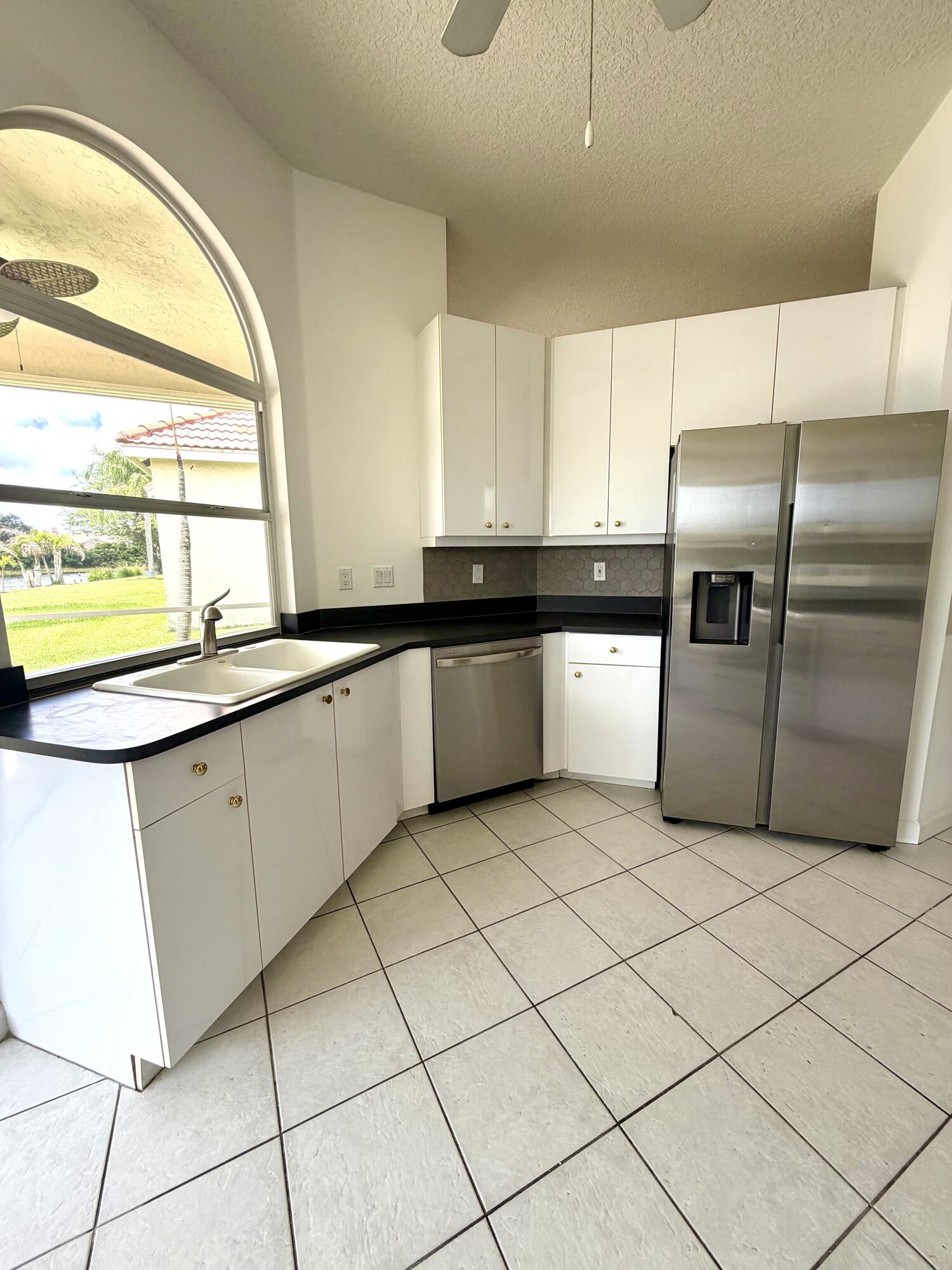 LAKE CHARLES PHASE 2B-1 - Residential Lease