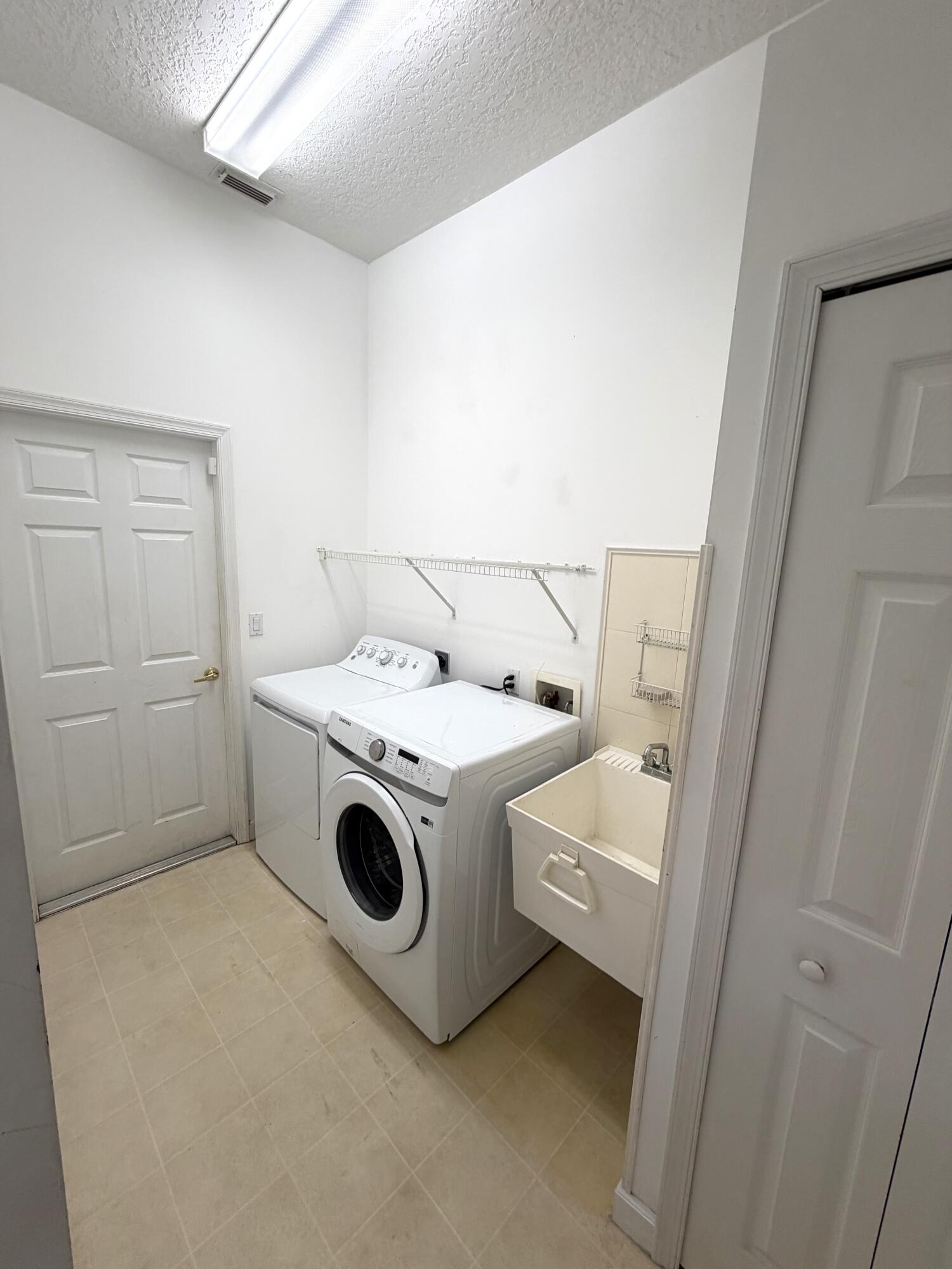 LAKE CHARLES PHASE 2B-1 - Residential Lease