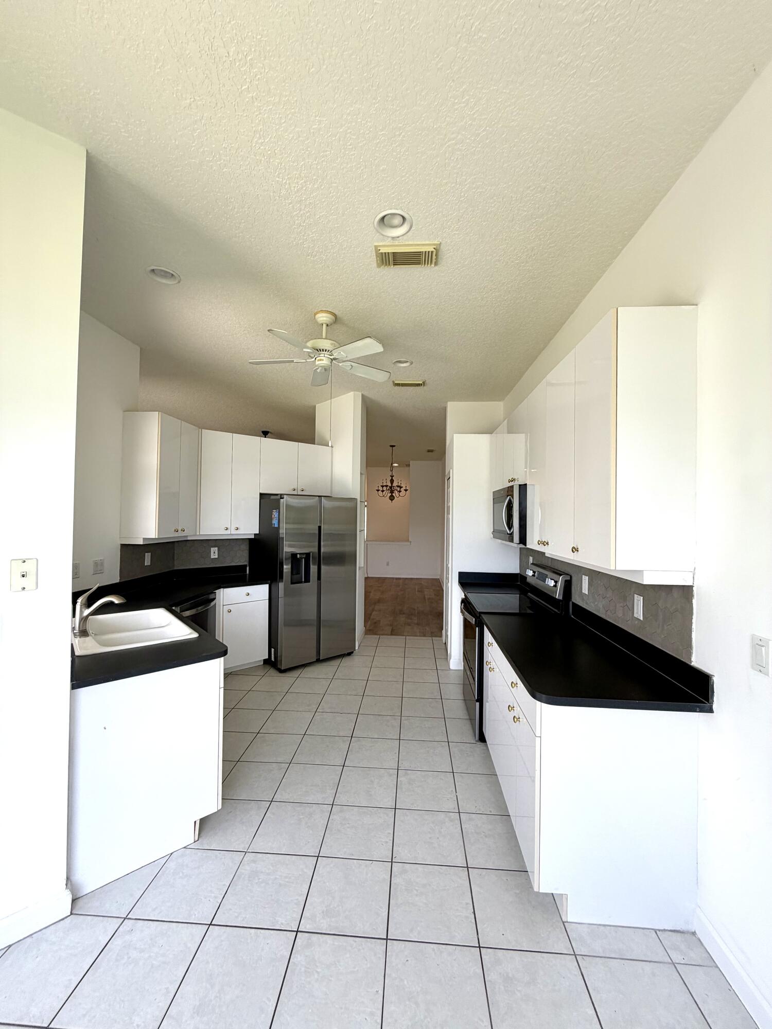 LAKE CHARLES PHASE 2B-1 - Residential Lease