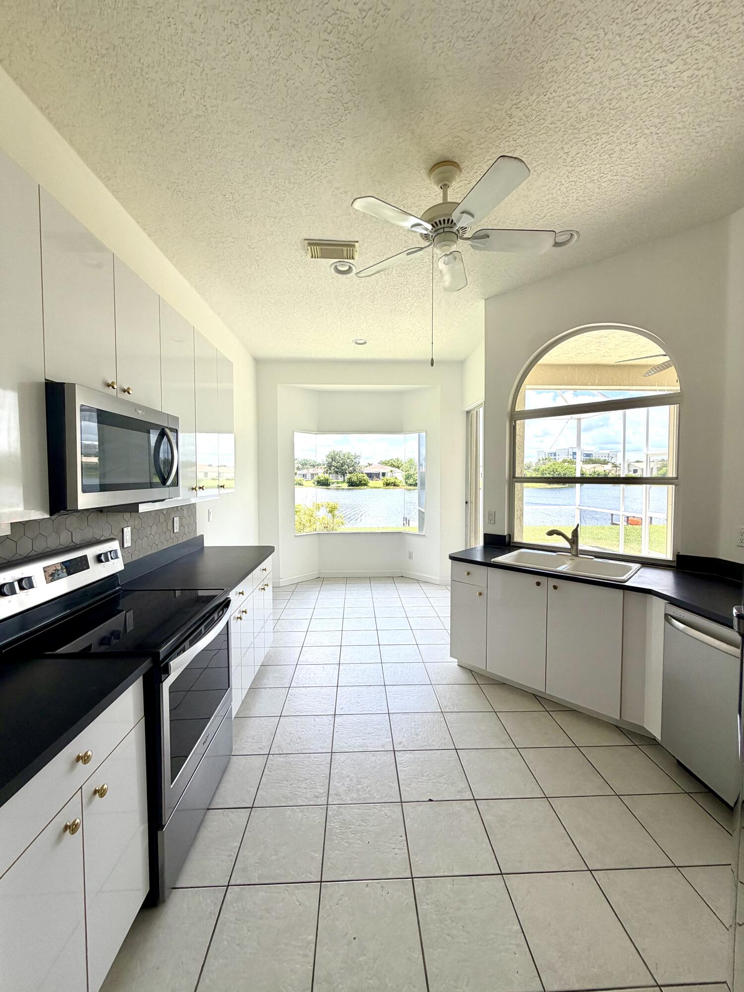 LAKE CHARLES PHASE 2B-1 - Residential Lease