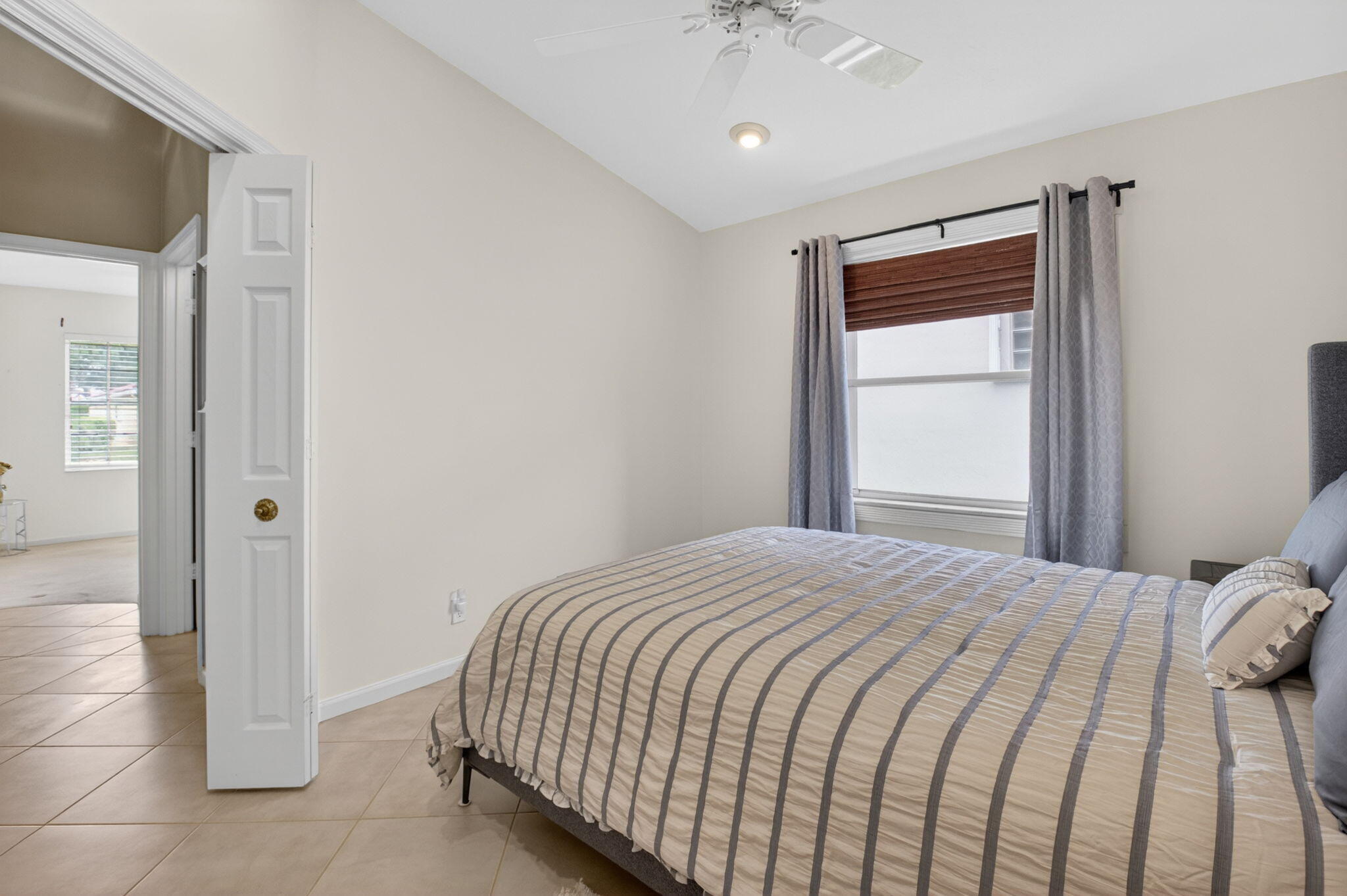 CASCADE LAKES - Residential Lease