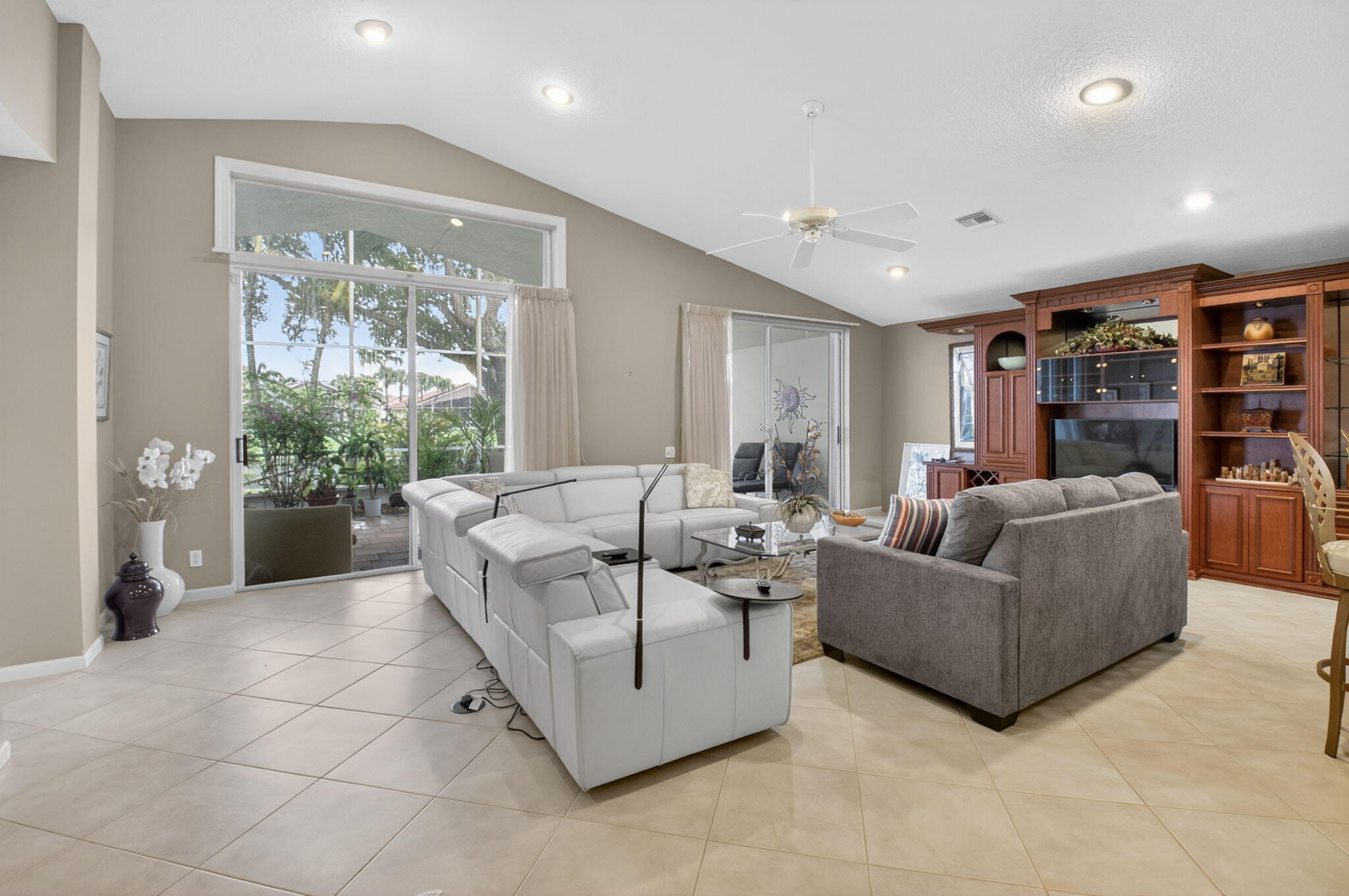 CASCADE LAKES - Residential Lease