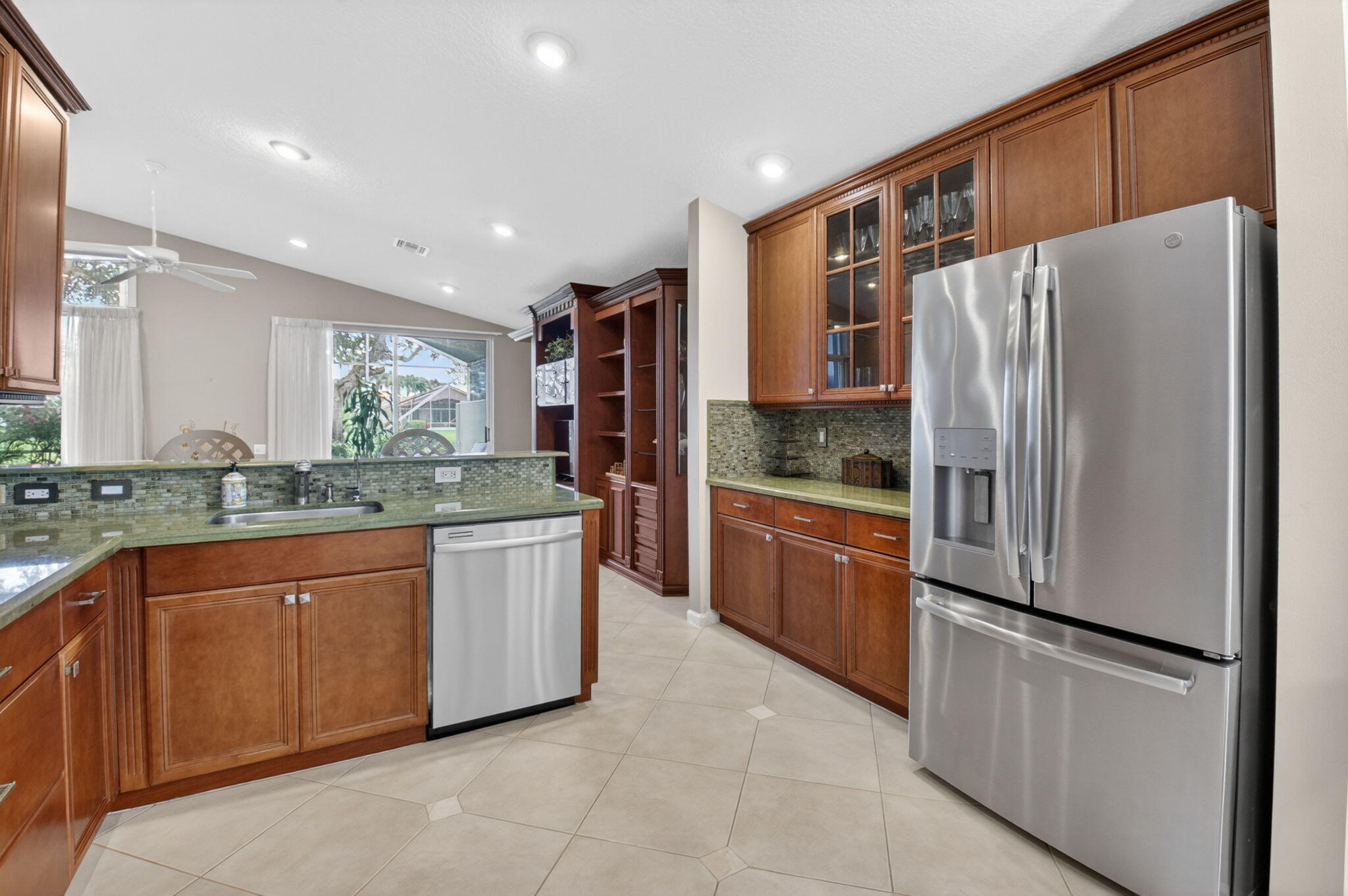 CASCADE LAKES - Residential Lease