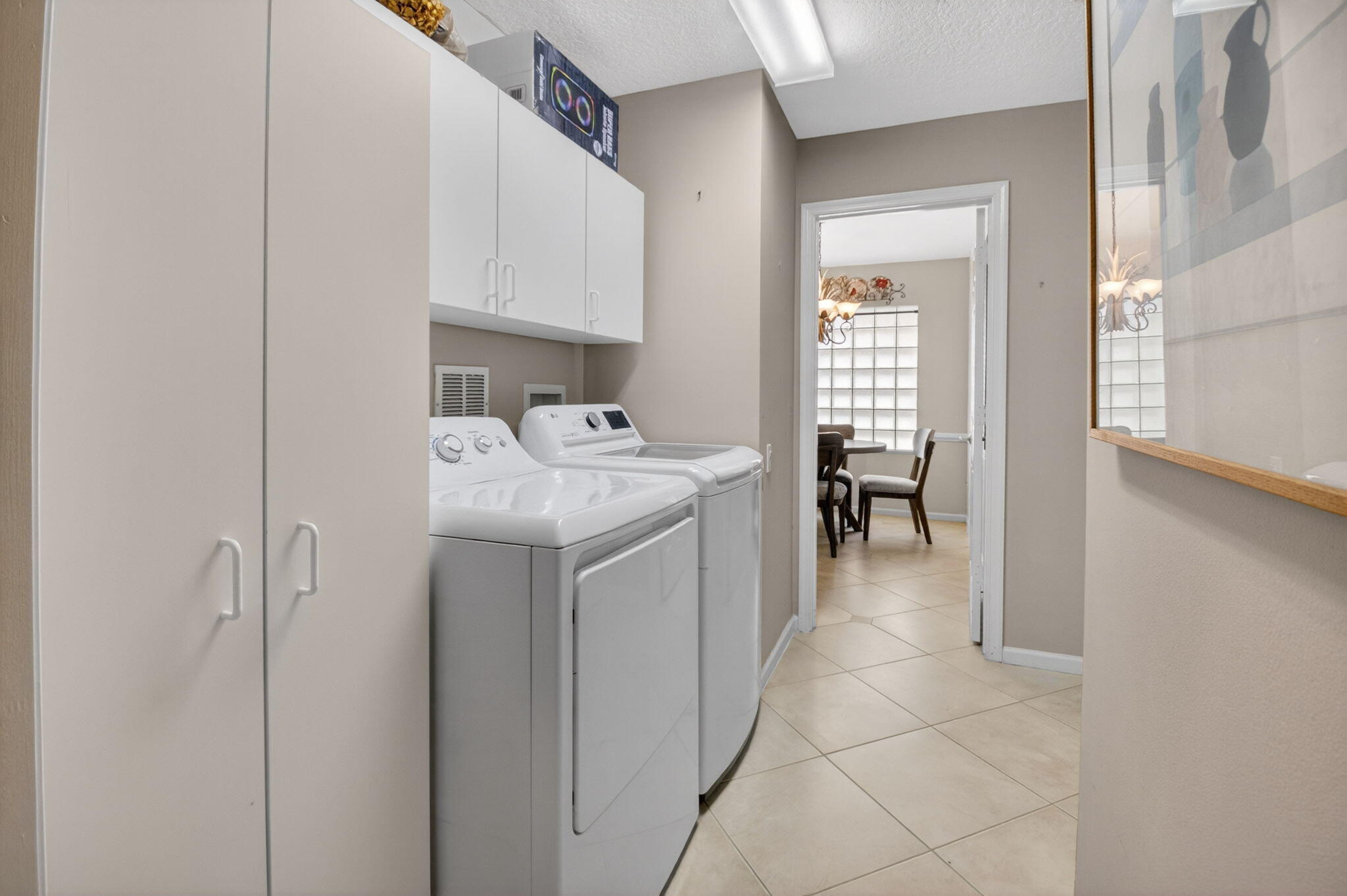 CASCADE LAKES - Residential Lease
