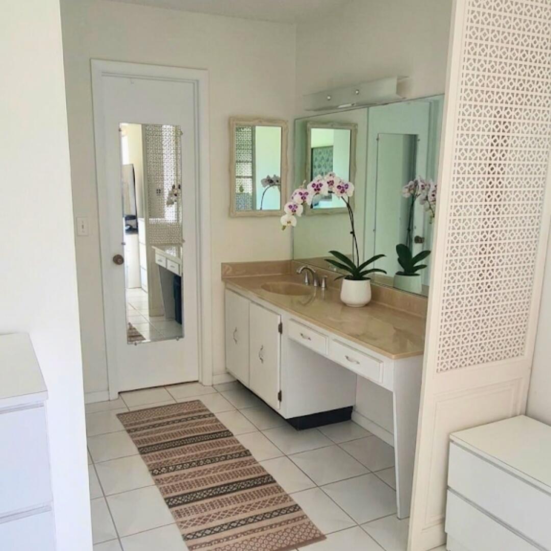 PALM GREENS AT VILLA DEL RAY CONDO II - Residential Lease