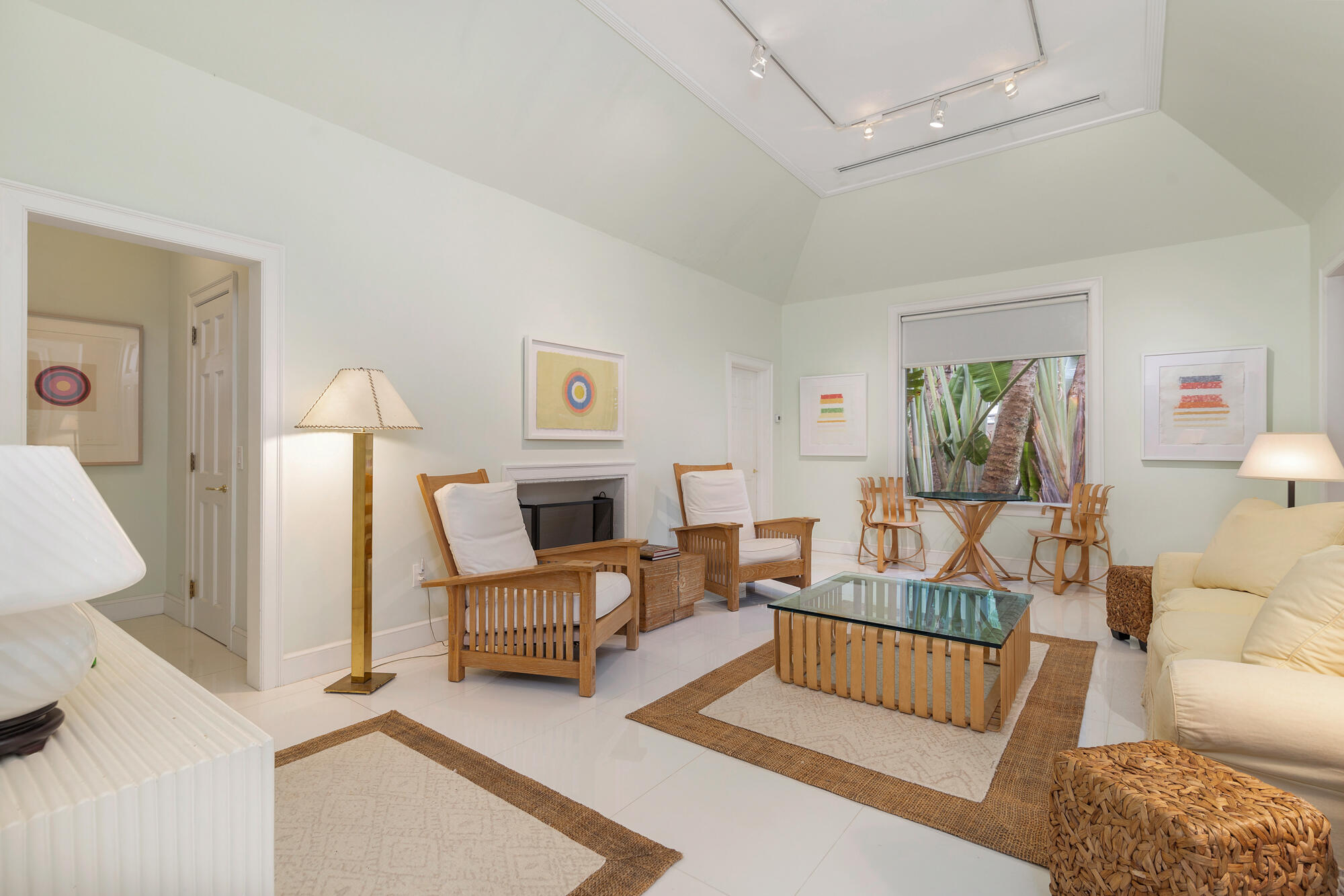 PLAZA PL IN - Residential