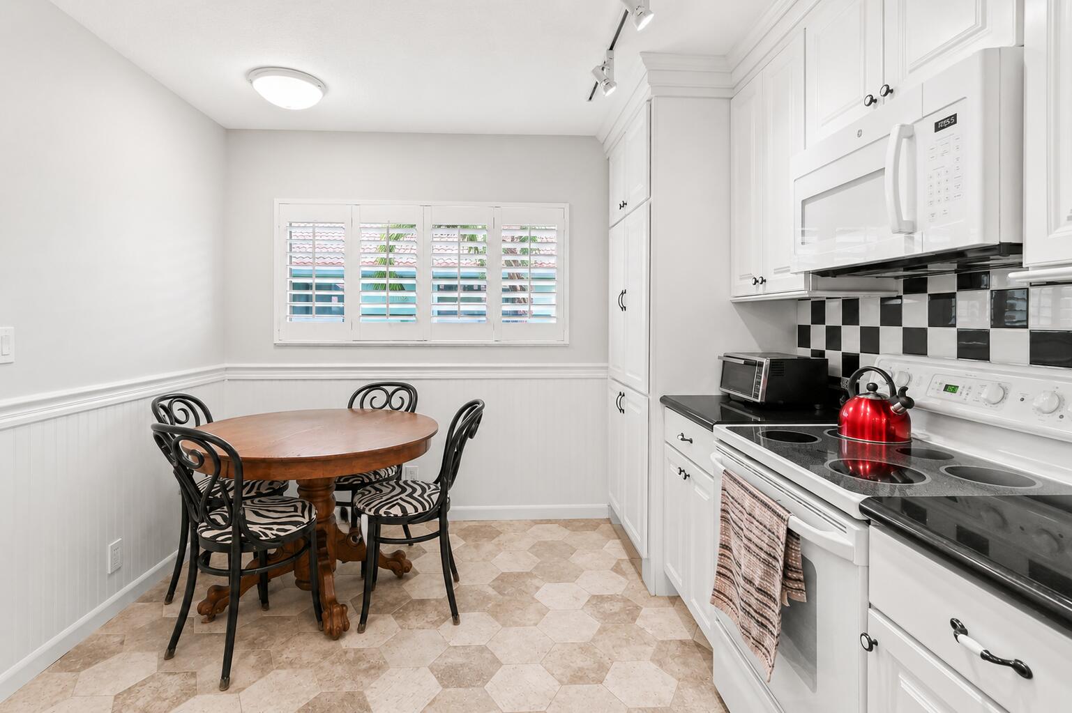 LAKES OF DELRAY - Residential