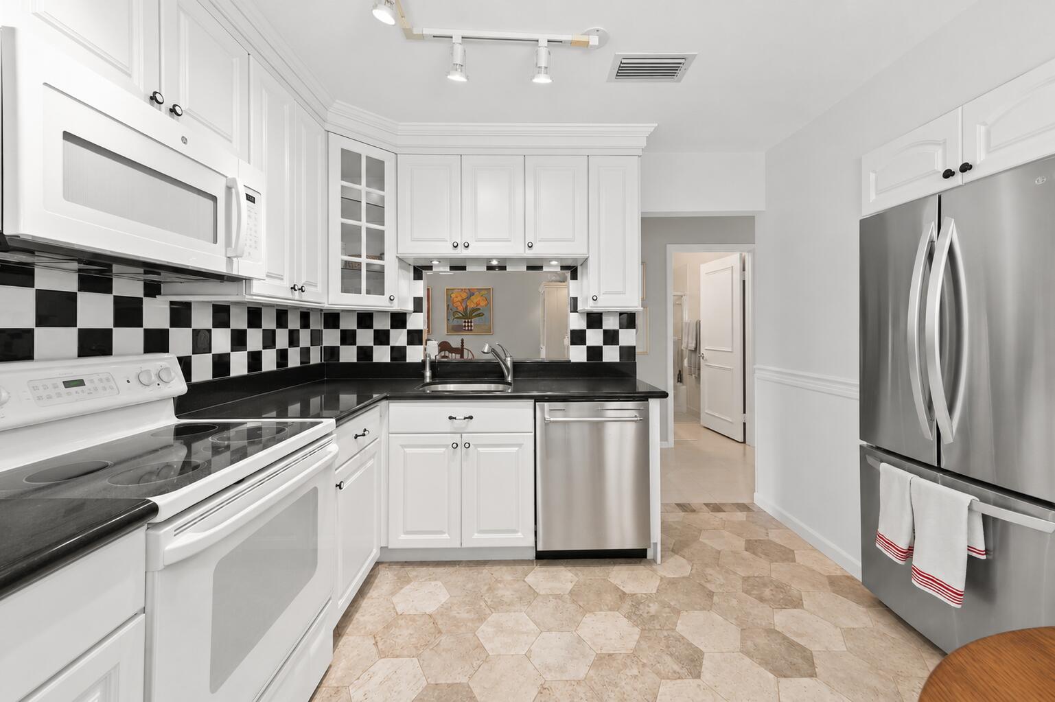 LAKES OF DELRAY - Residential