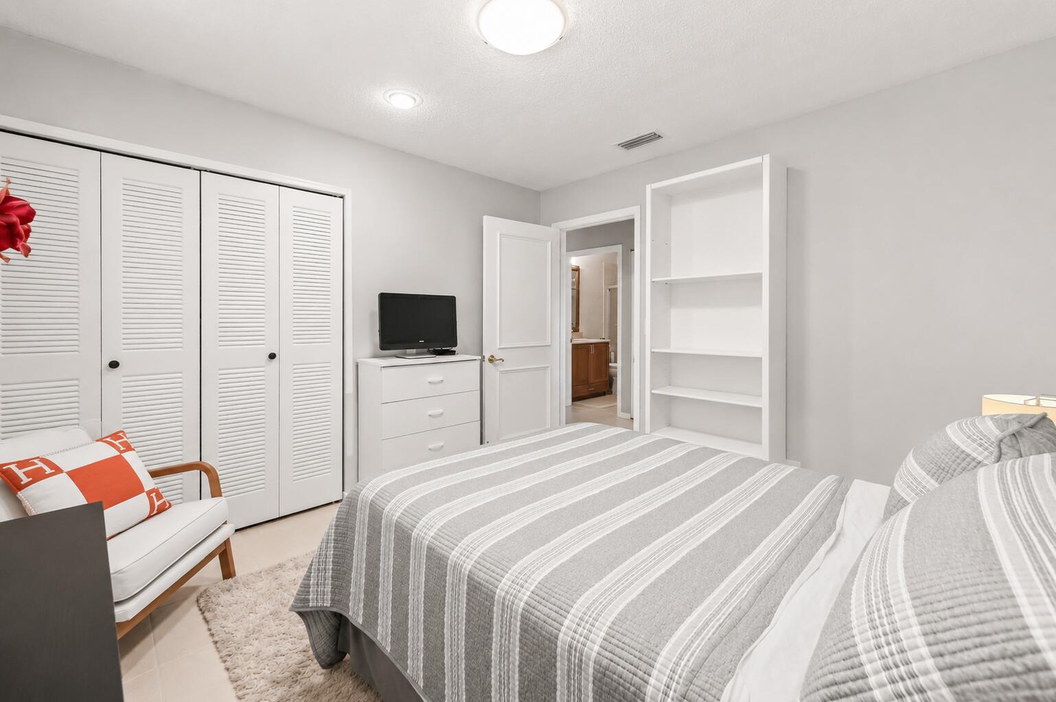 LAKES OF DELRAY - Residential