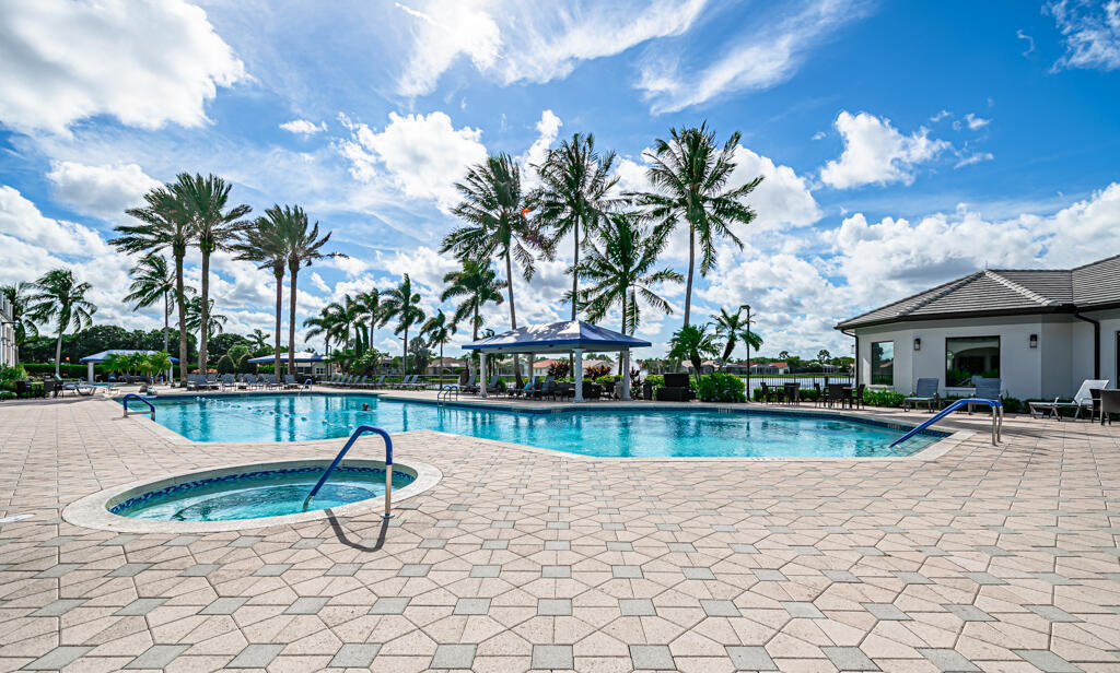 VENETIAN ISLES - Residential