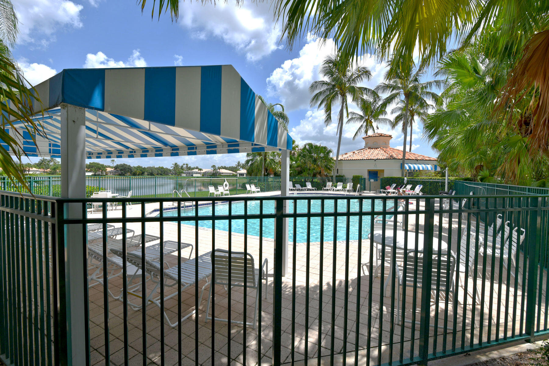 RIVERWALK - Residential