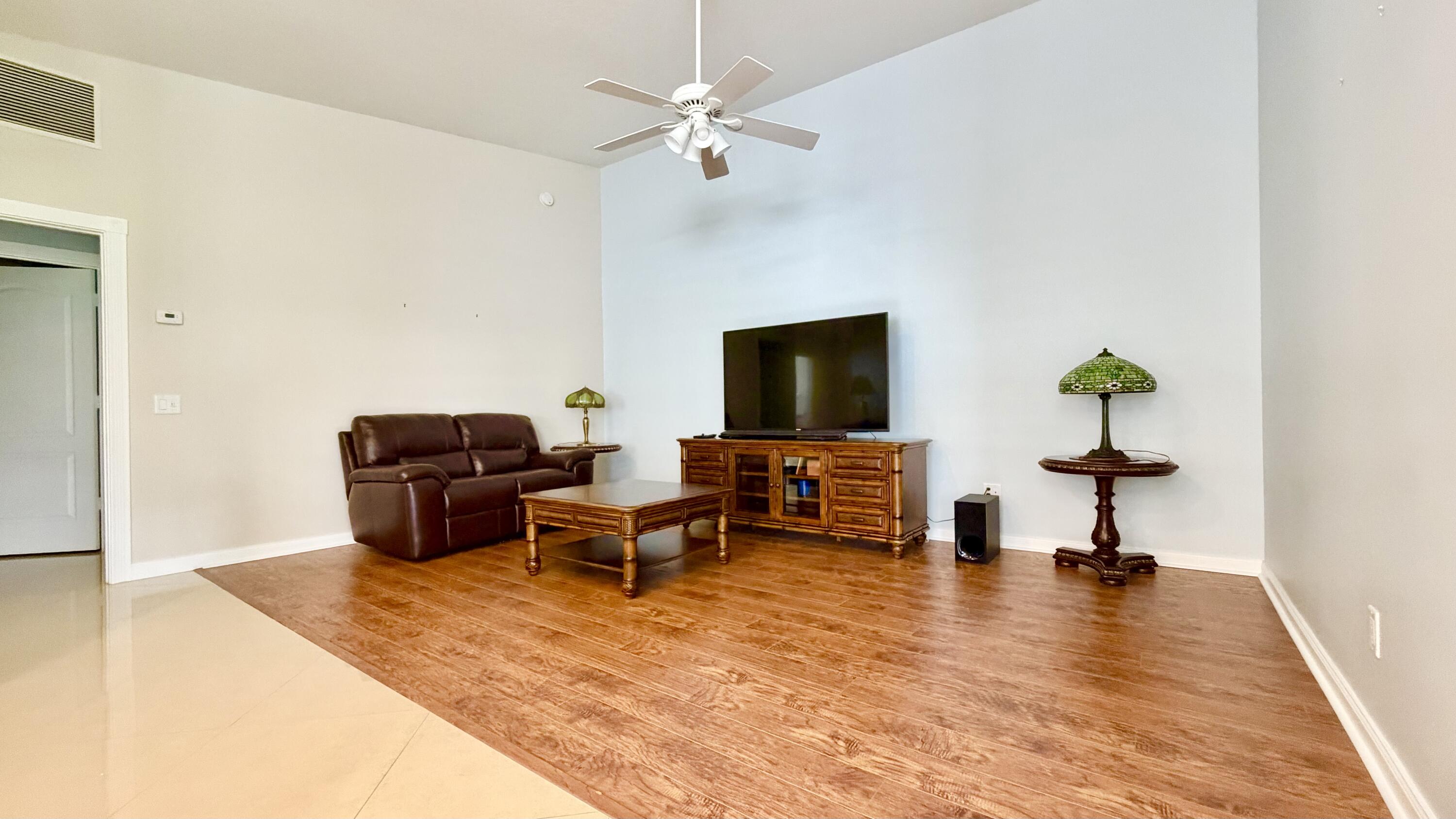RIVERWALK - Residential